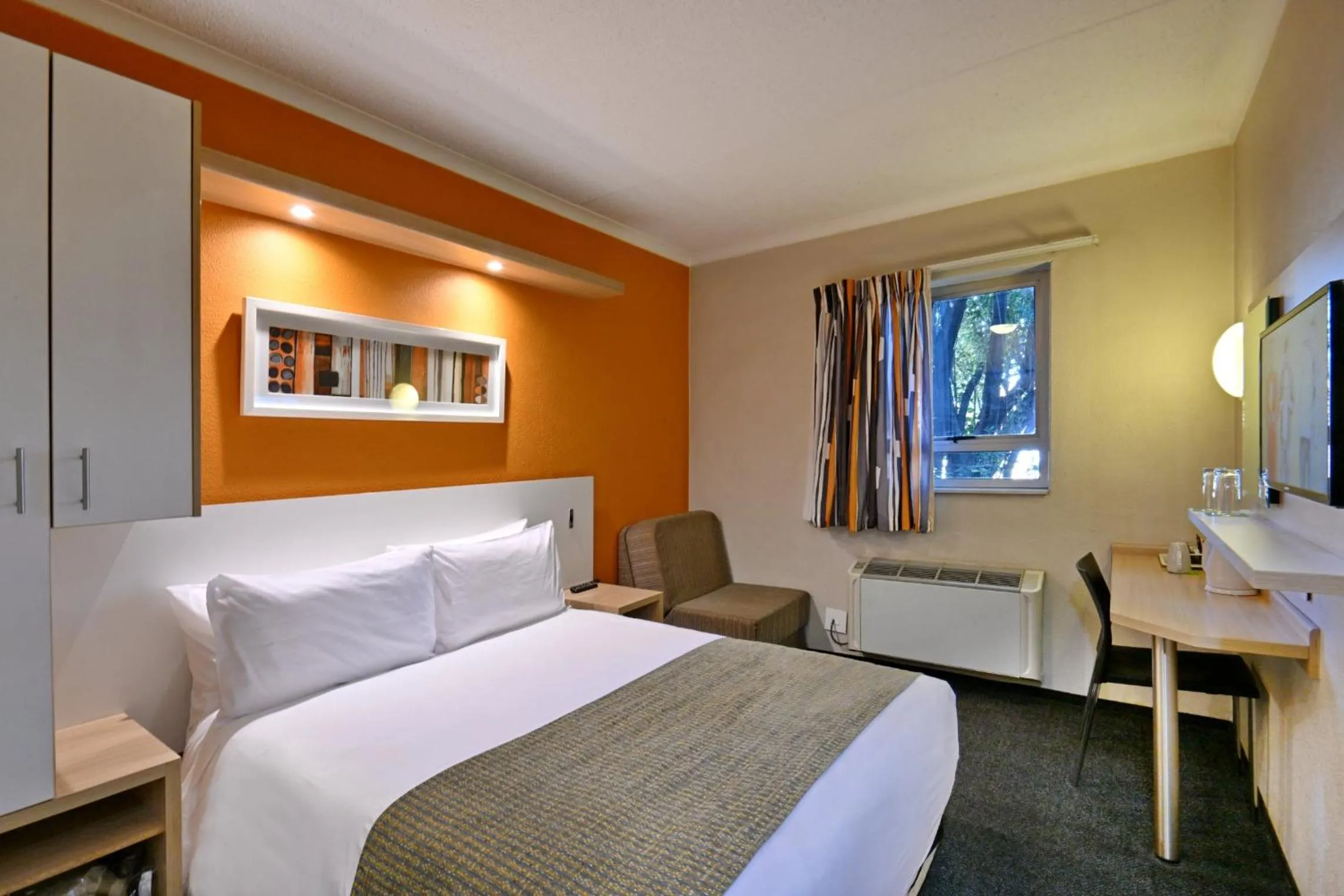 Standard Double Room in Road Lodge Germiston