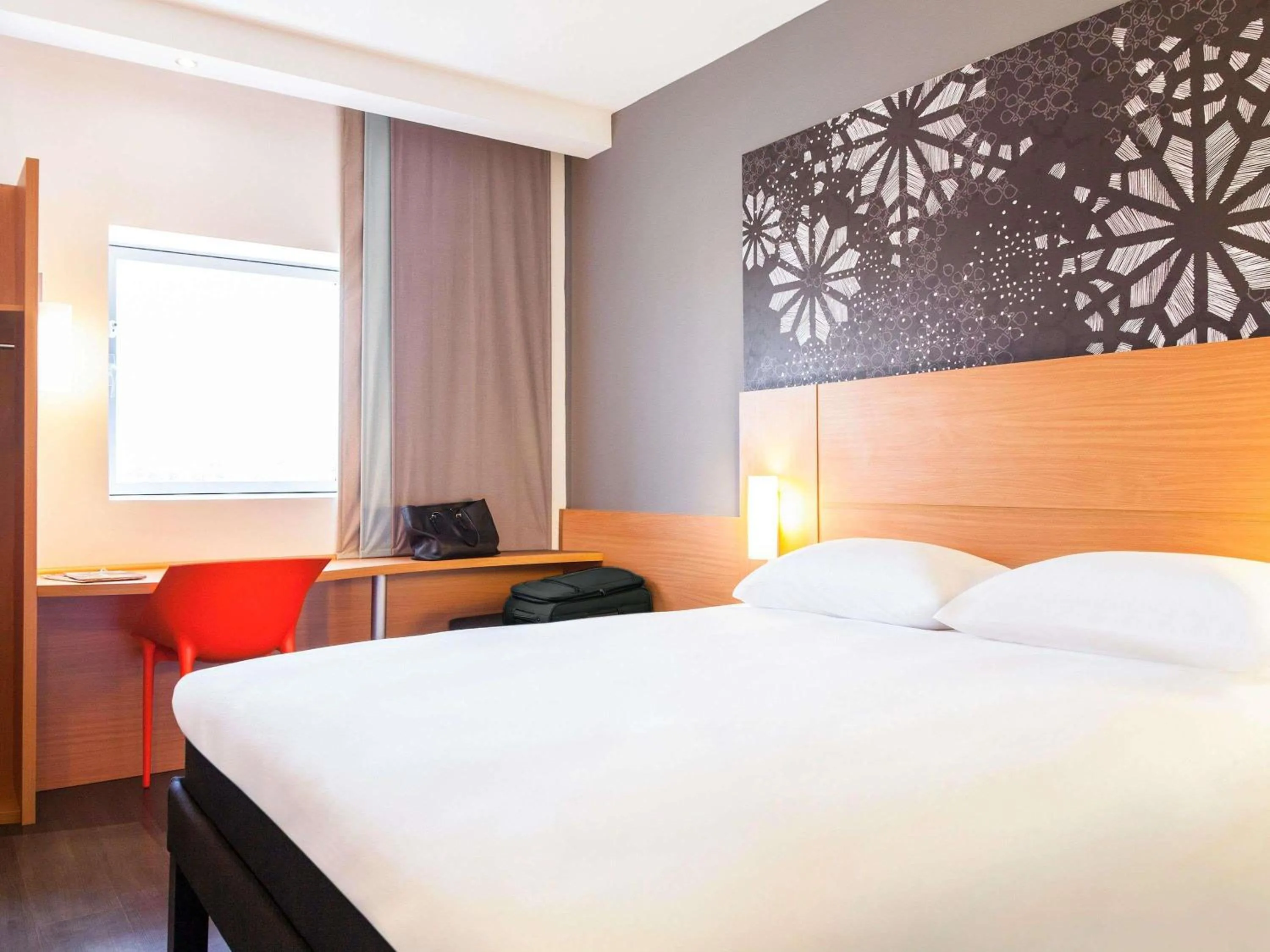 Standard Double Room in Ibis Casanearshore