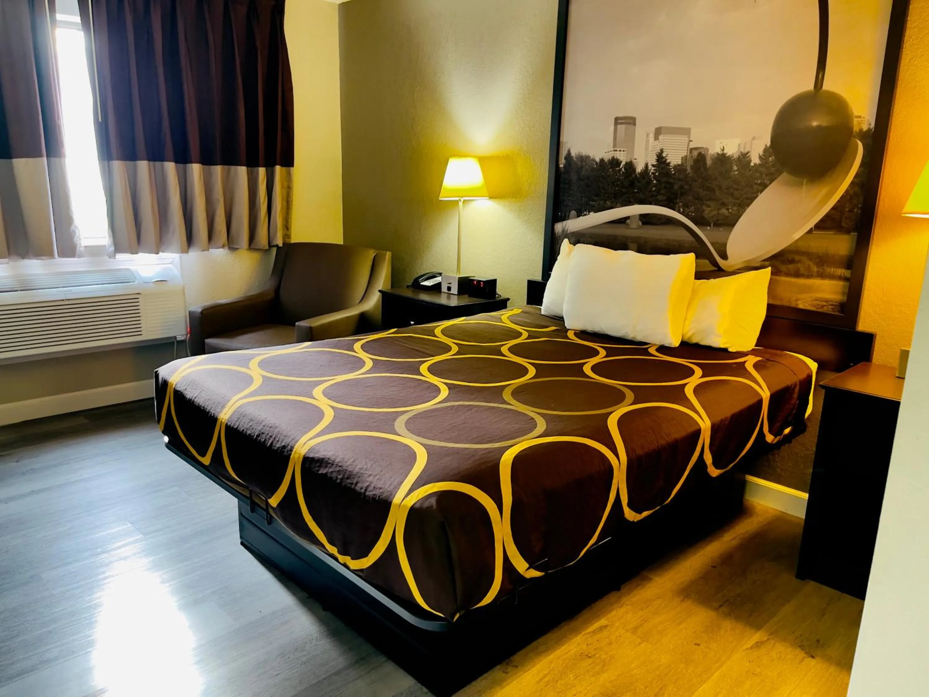 Queen Room - Non-Smoking in Super 8 by Wyndham Shakopee