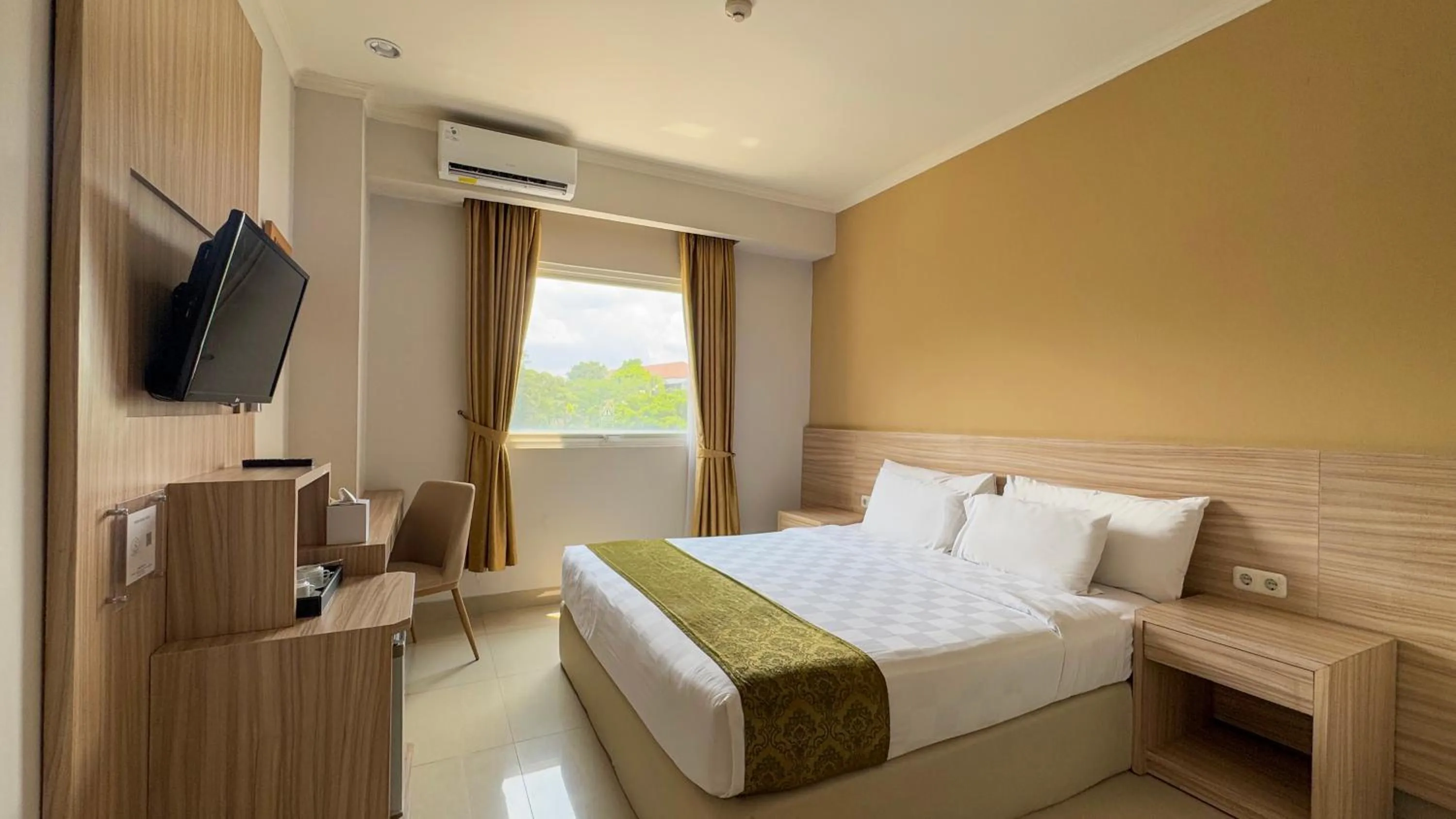 Superior Double Room in Lorin Syariah Solo Hotel