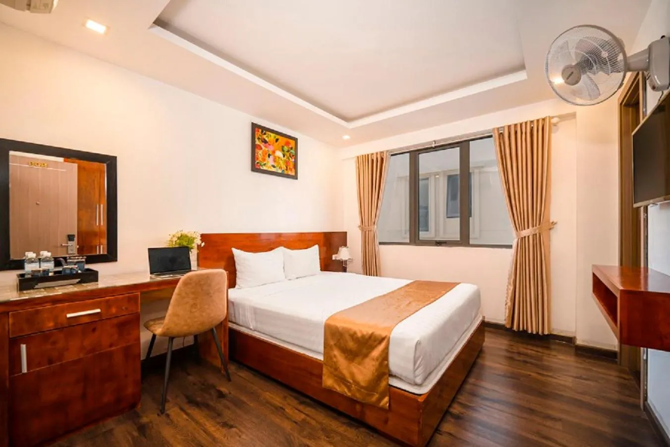 Superior Double Room in Waikiki Beach Hotel Da Nang