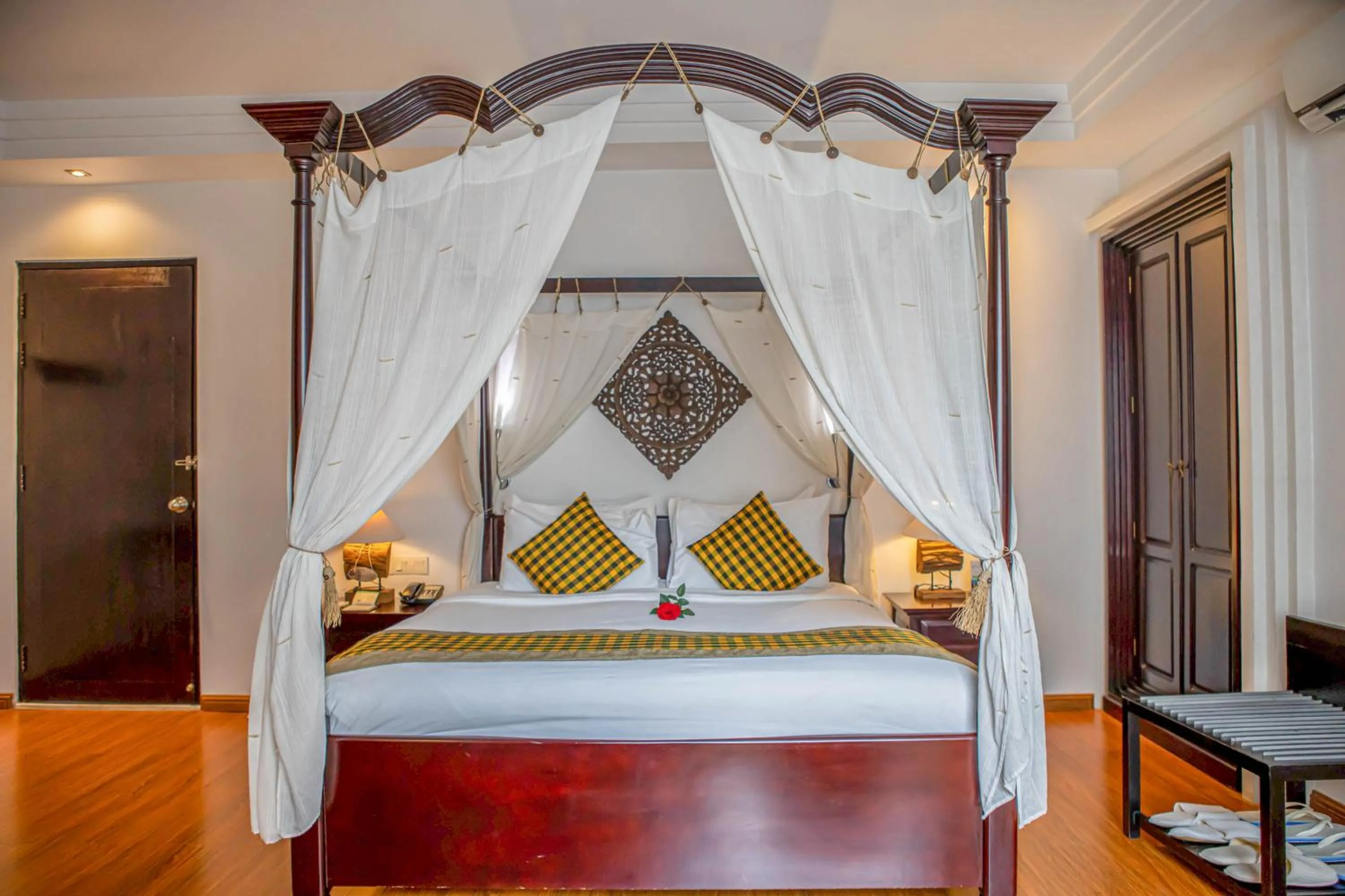 Double Suite with Pool View - single occupancy in La Rose Suites