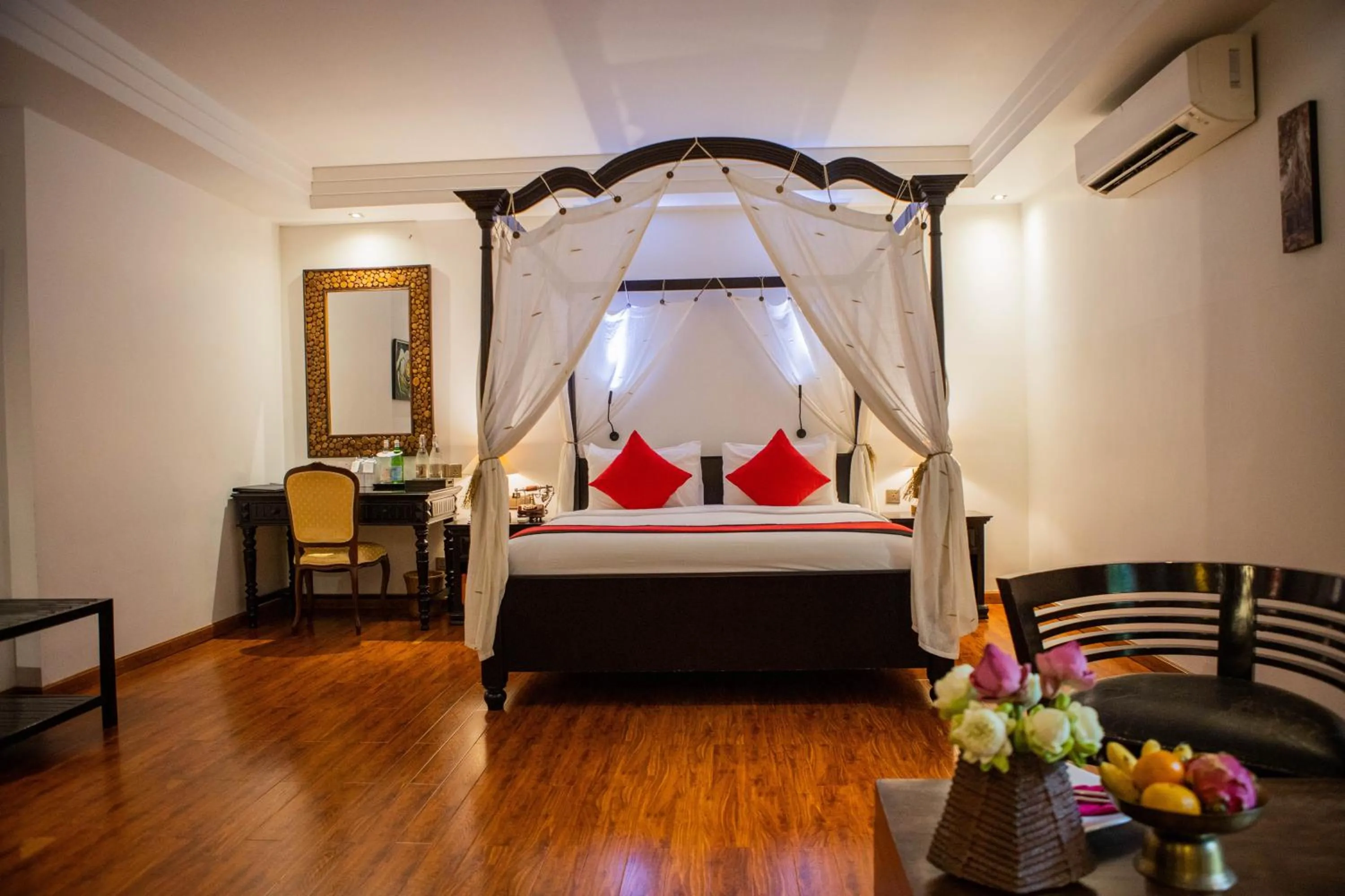 One-Bedroom Apartment Suite - single occupancy - Double with Private Balcony  in La Rose Suites