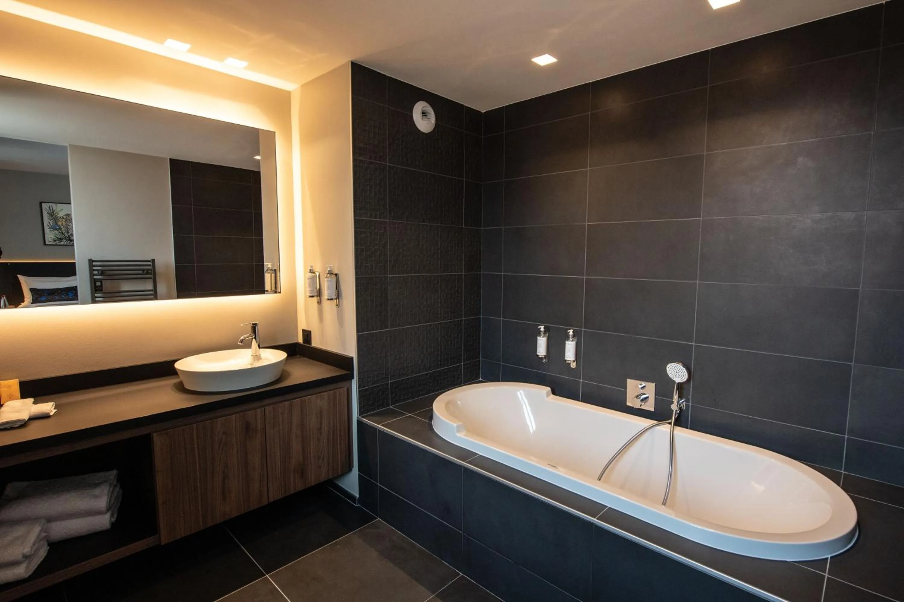 Deluxe Queen Room - Non-Smoking in Best Western Premier Le Chapitre Hotel and Spa