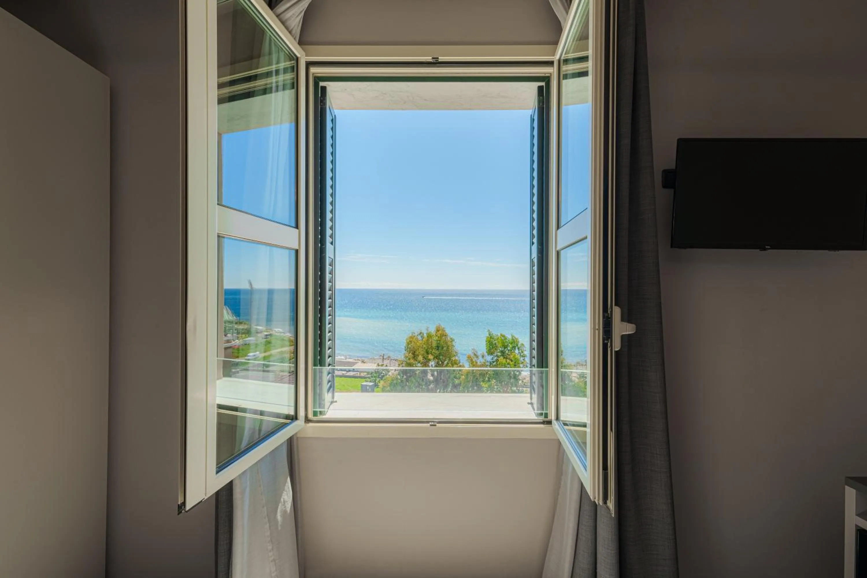 Deluxe Double Room with Sea View in Hotel Villa Levi