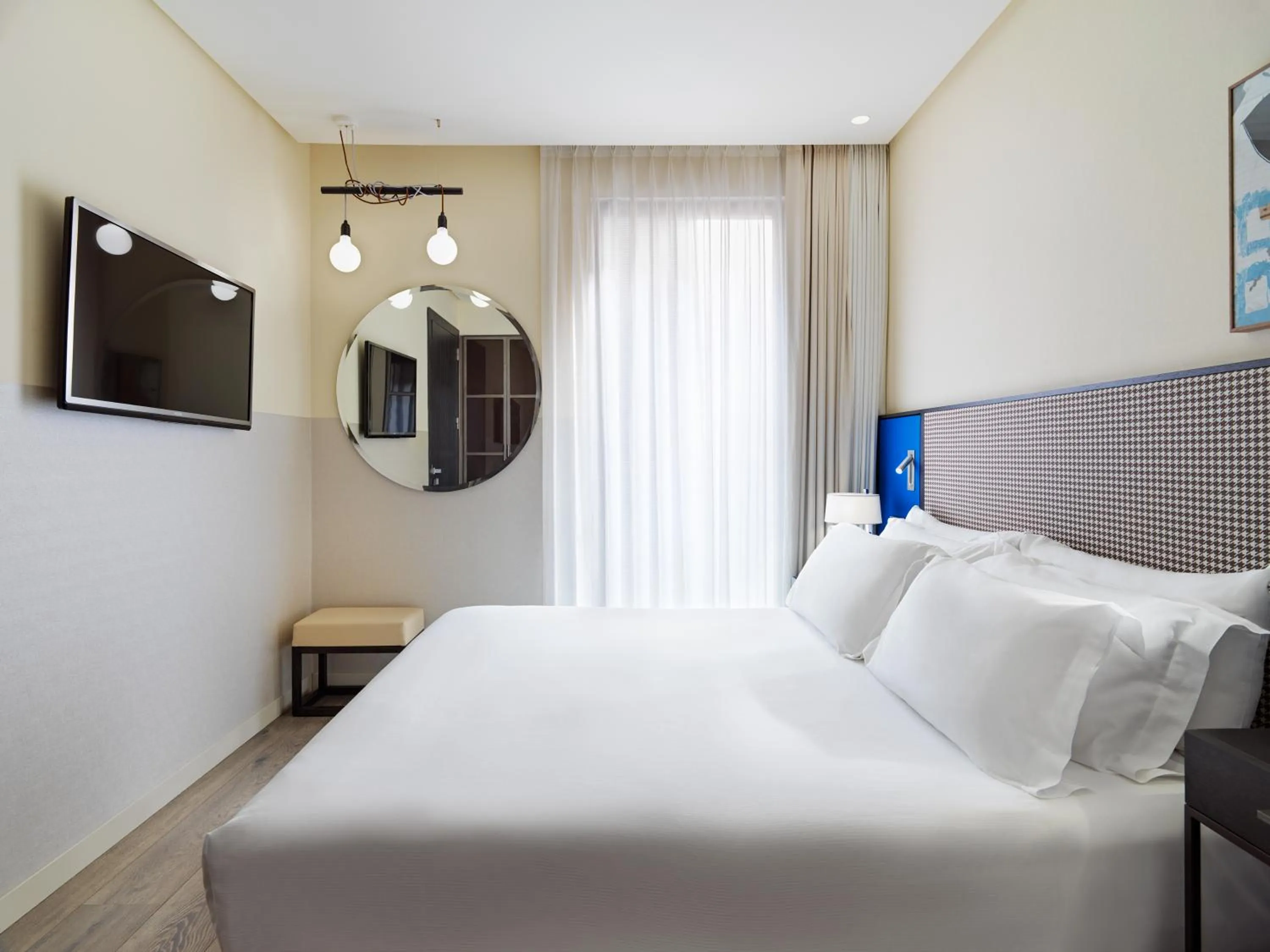 Classic Atrium Double Room in H10 Art Gallery 4* Sup