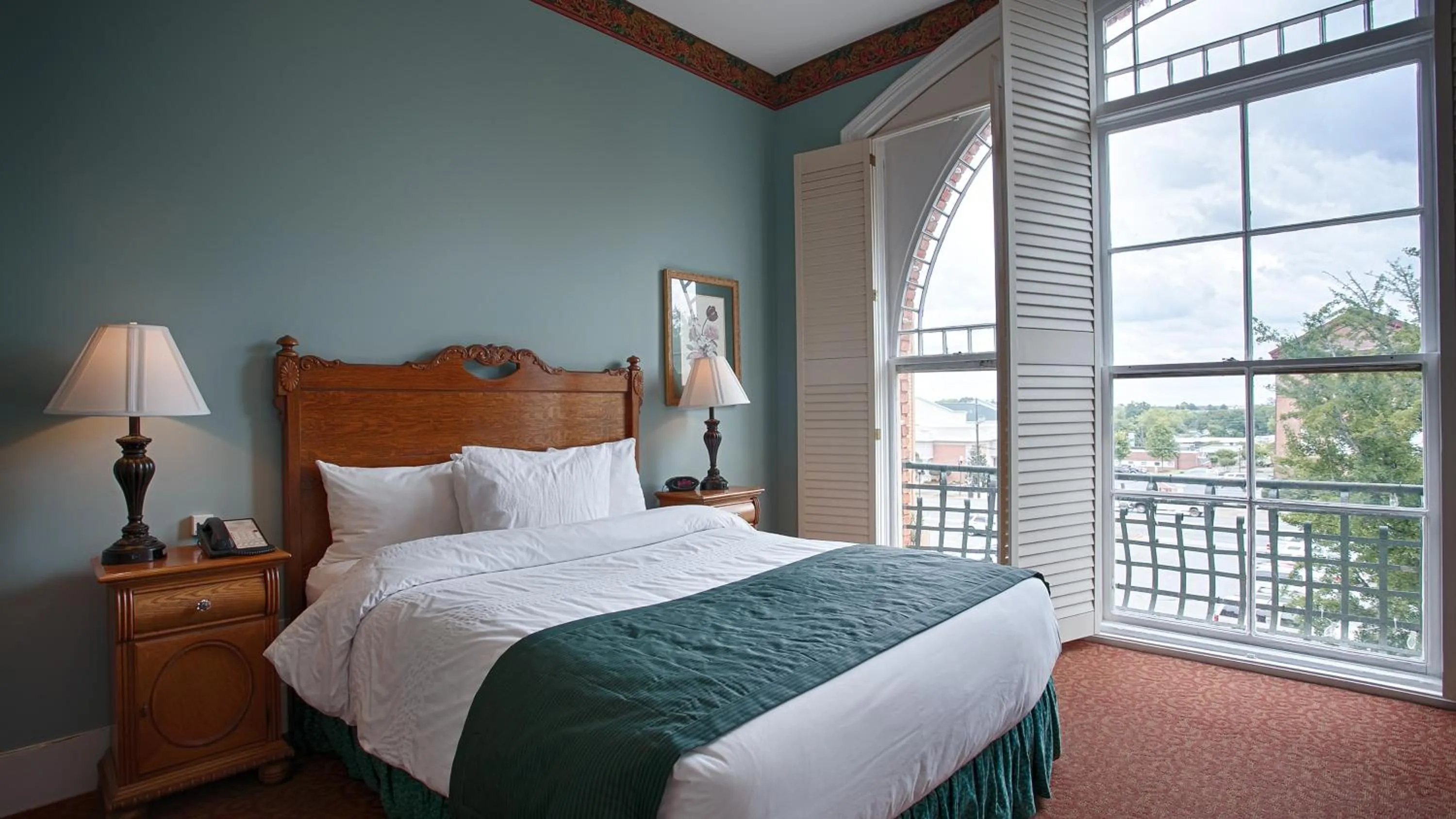 Executive King Suite - Non-Smoking in Windsor Hotel, an Ascend Collection Hotel