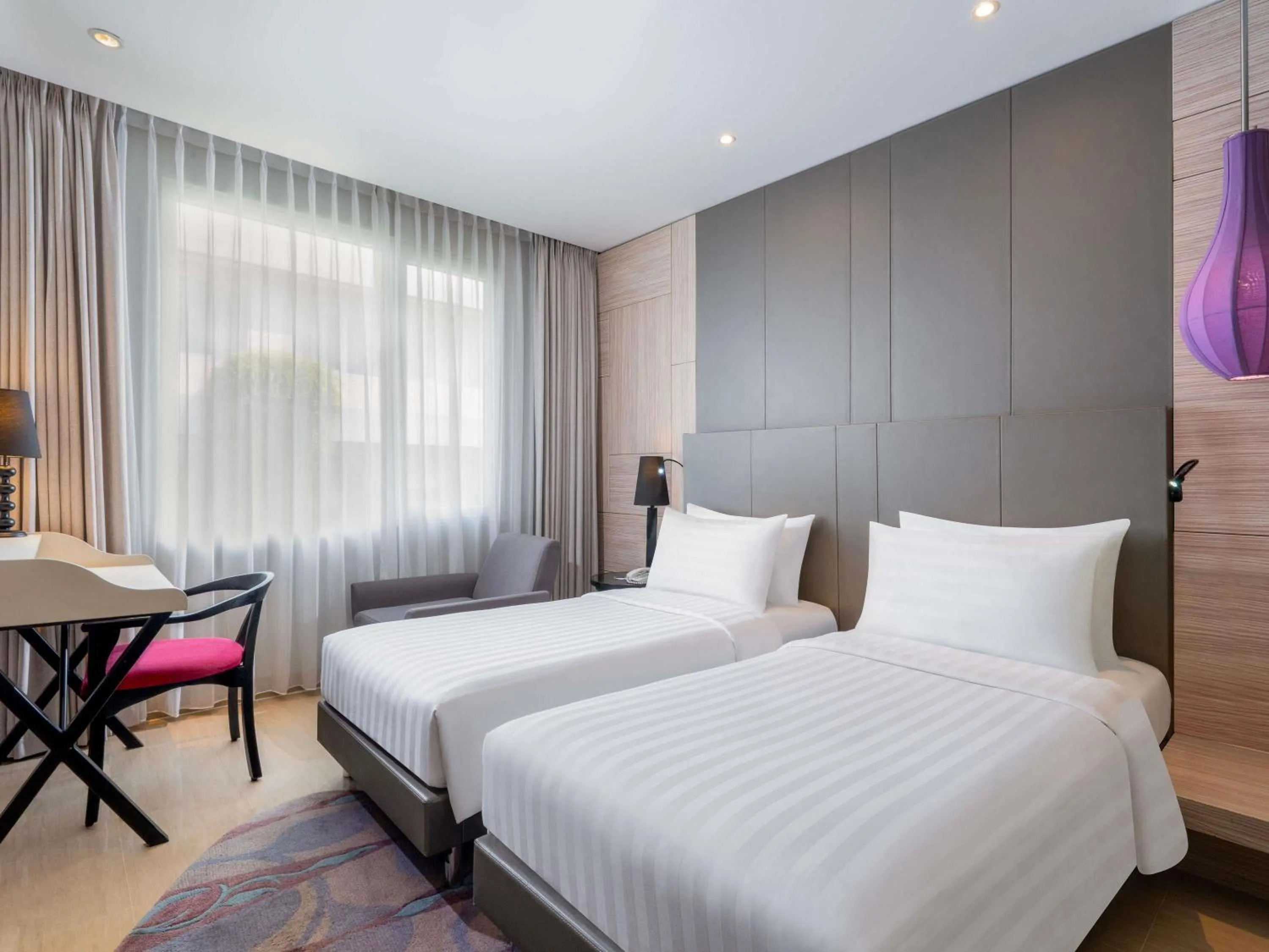 Superior Twin Room in Mercure Jakarta Sabang