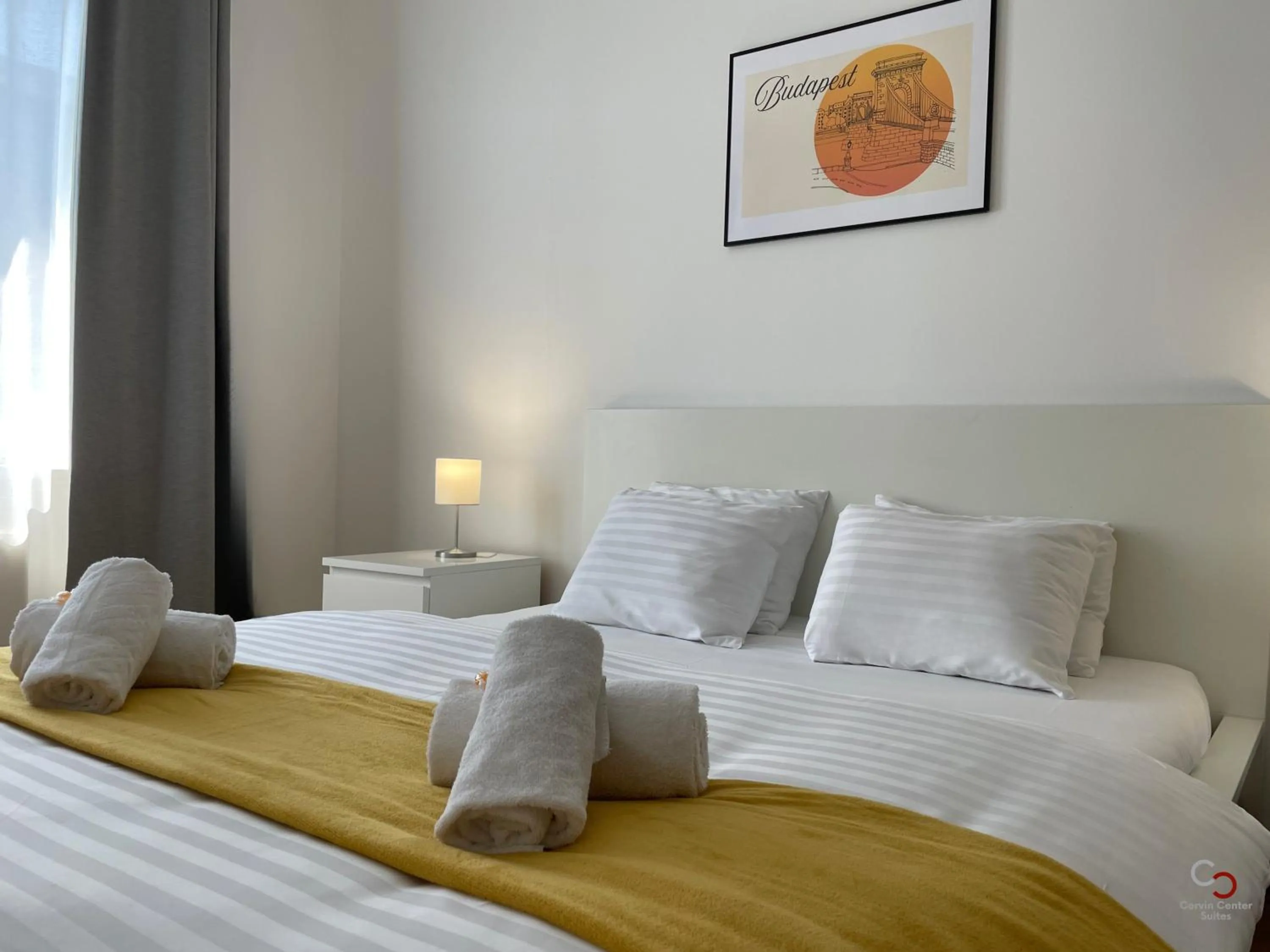 One-Bedroom Apartment for 1-2 people with balcony in Corvin Center Suites