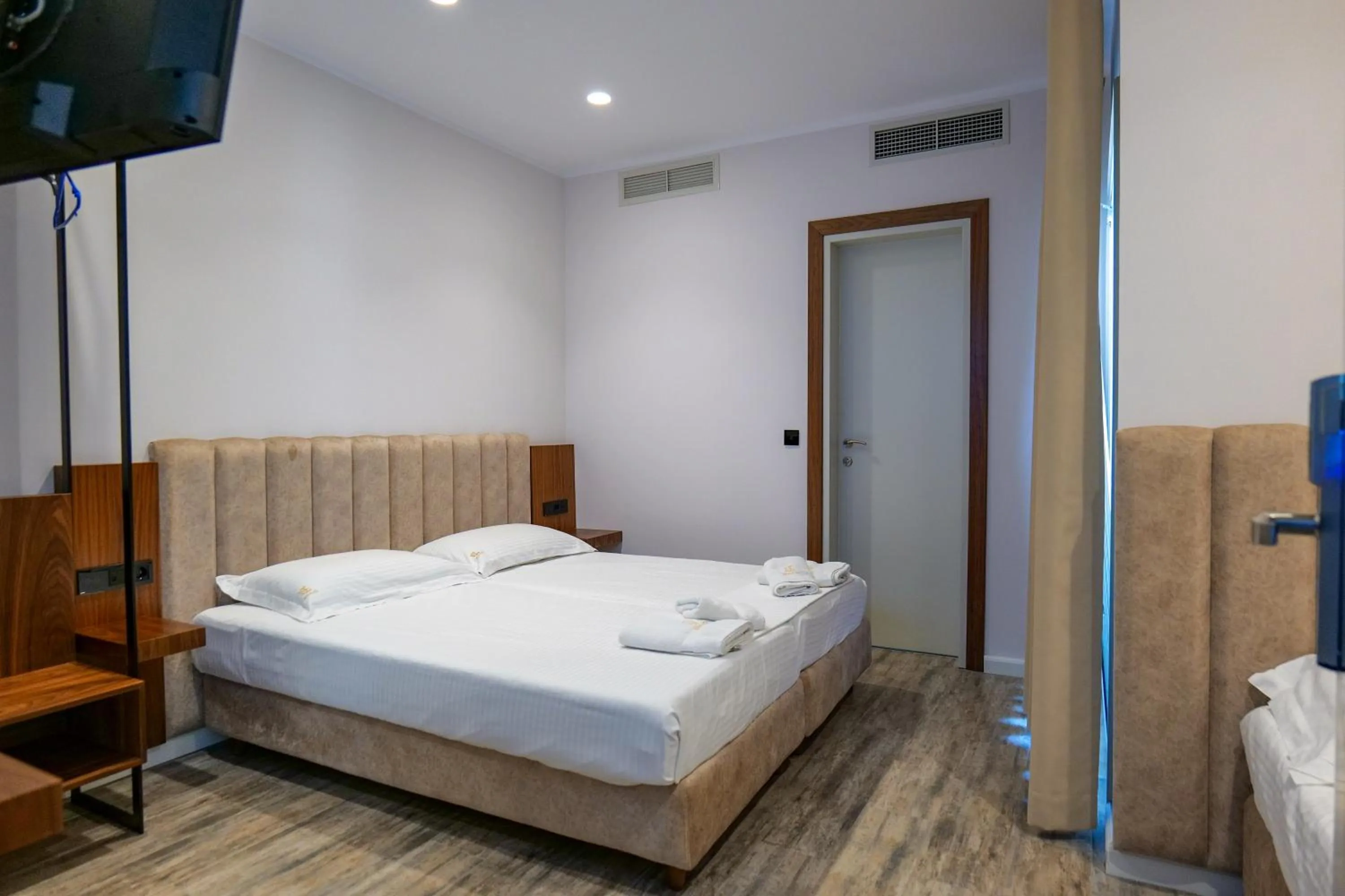 Triple Room with Balcony in Hotel Semajo