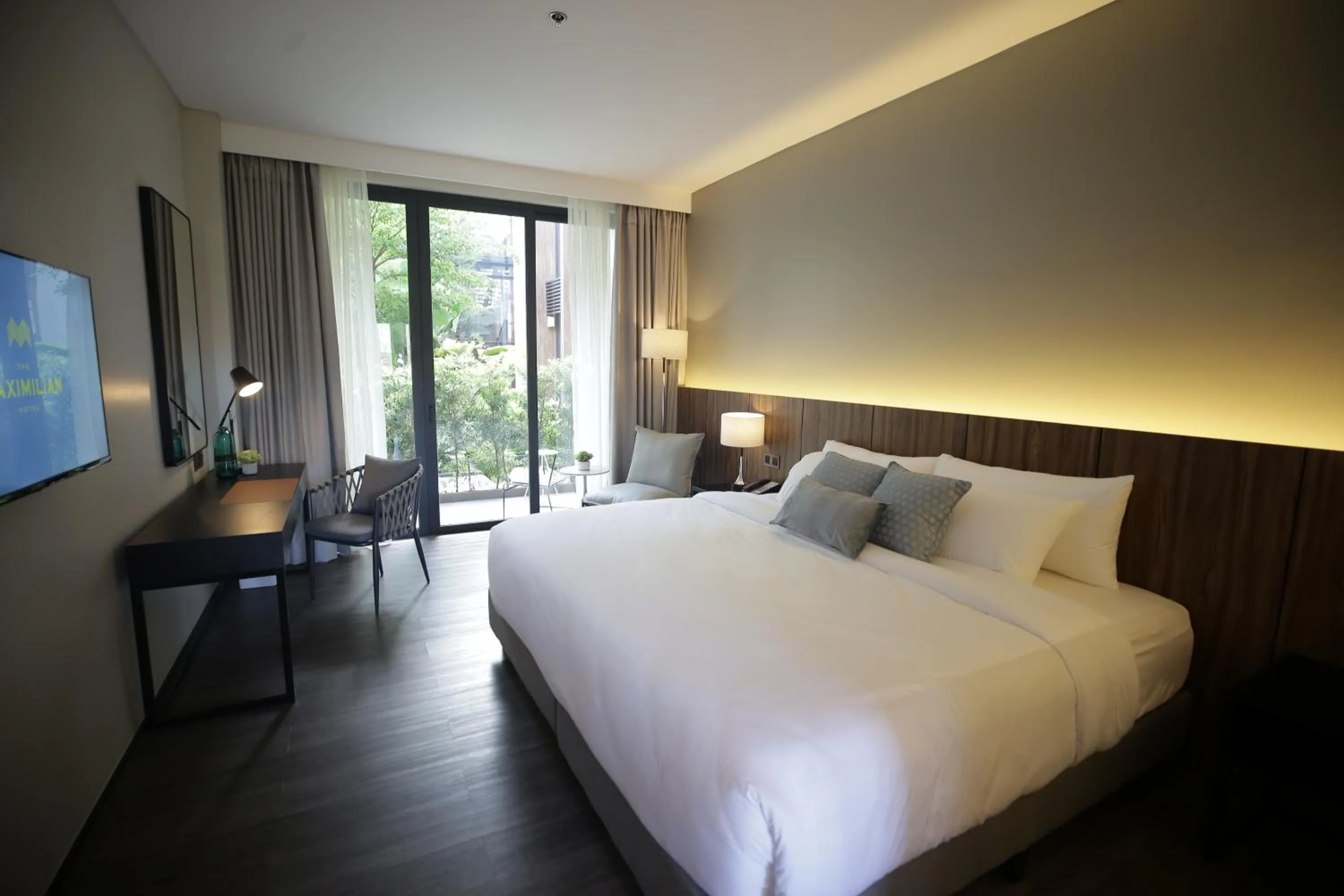 King Room with Balcony in The Maximilian Hotel