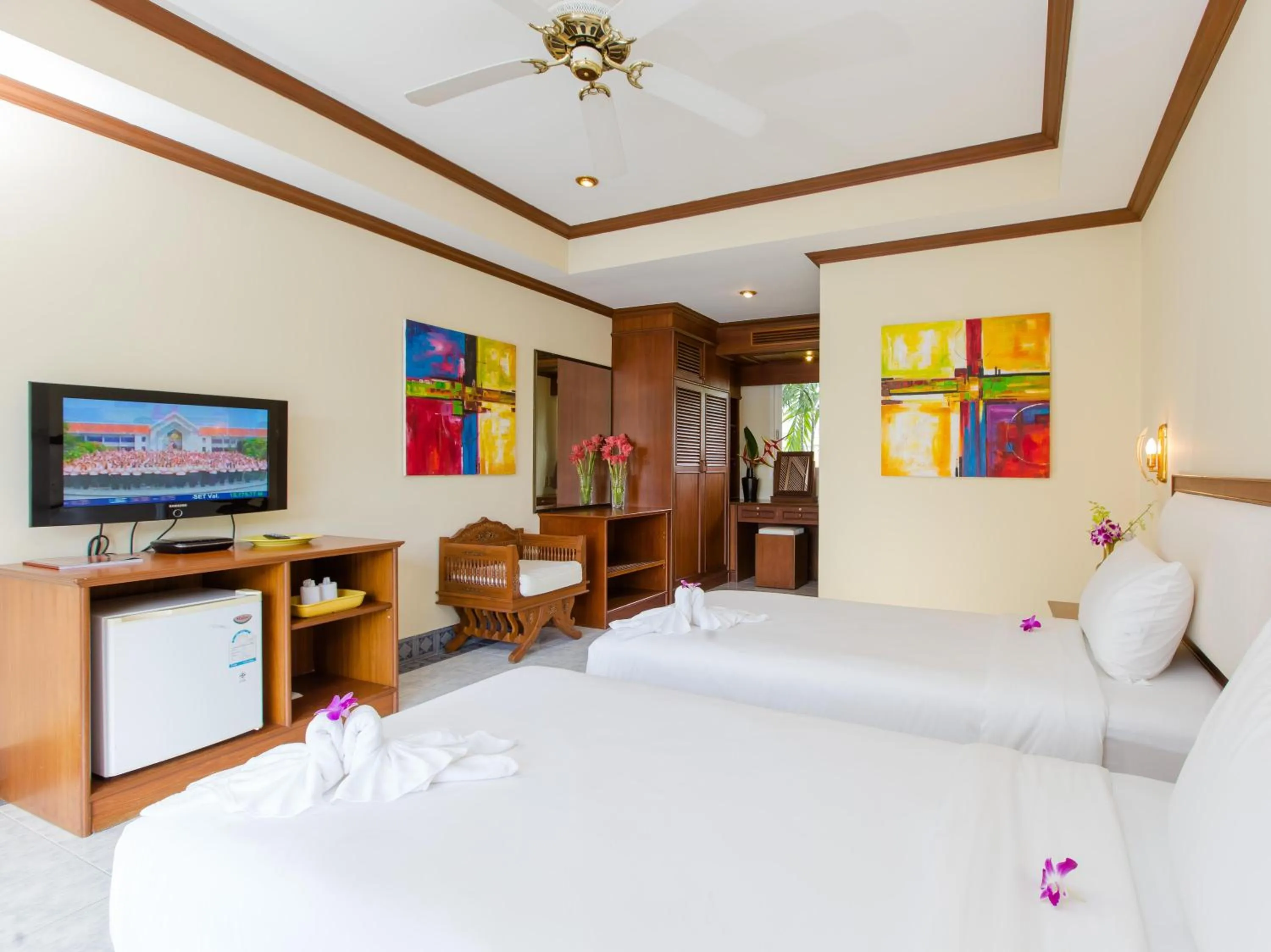 Deluxe Room with Lake View in Serenity Lakeside Resort