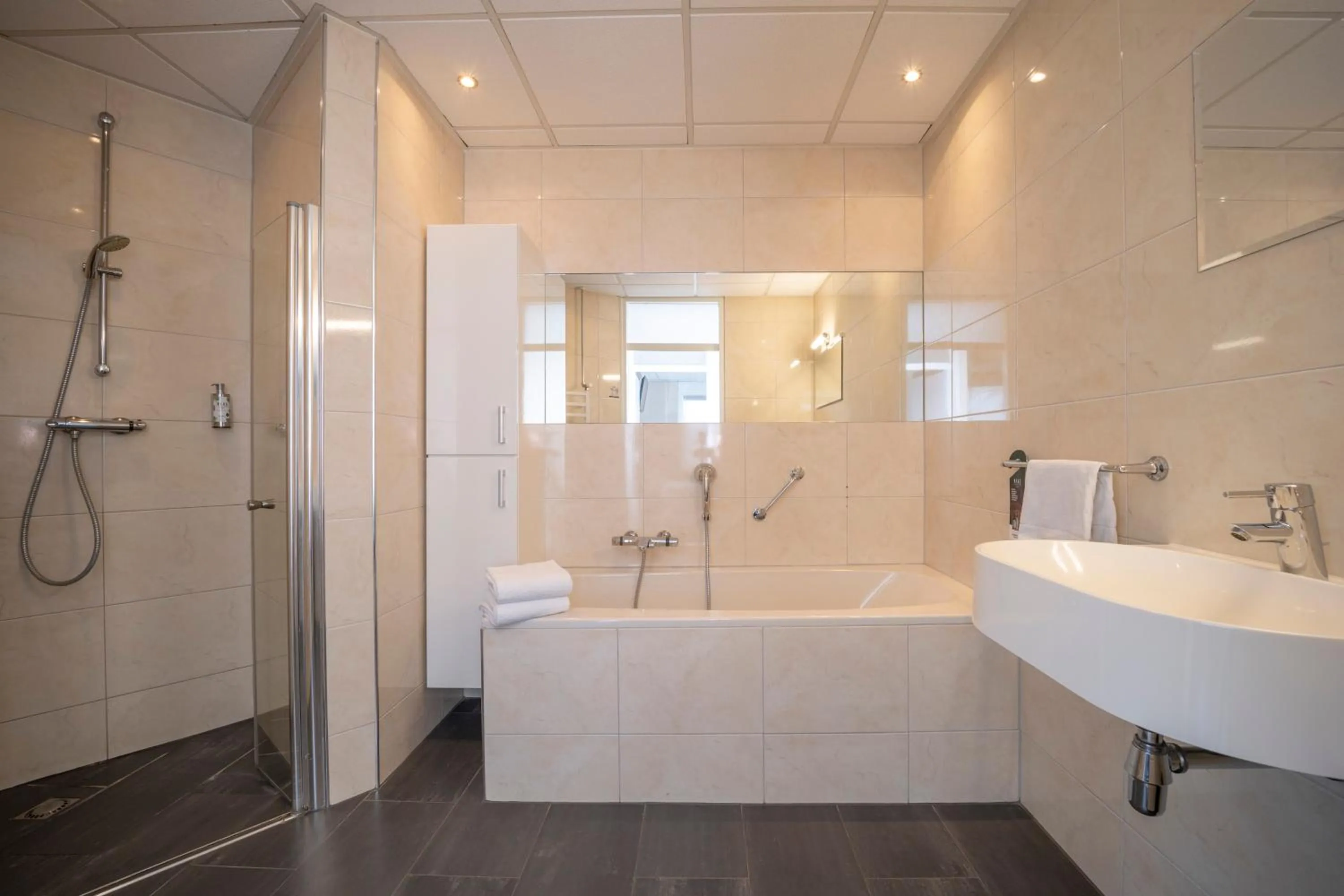 Suite in Fletcher Hotel-Restaurant Arneville-Middelburg