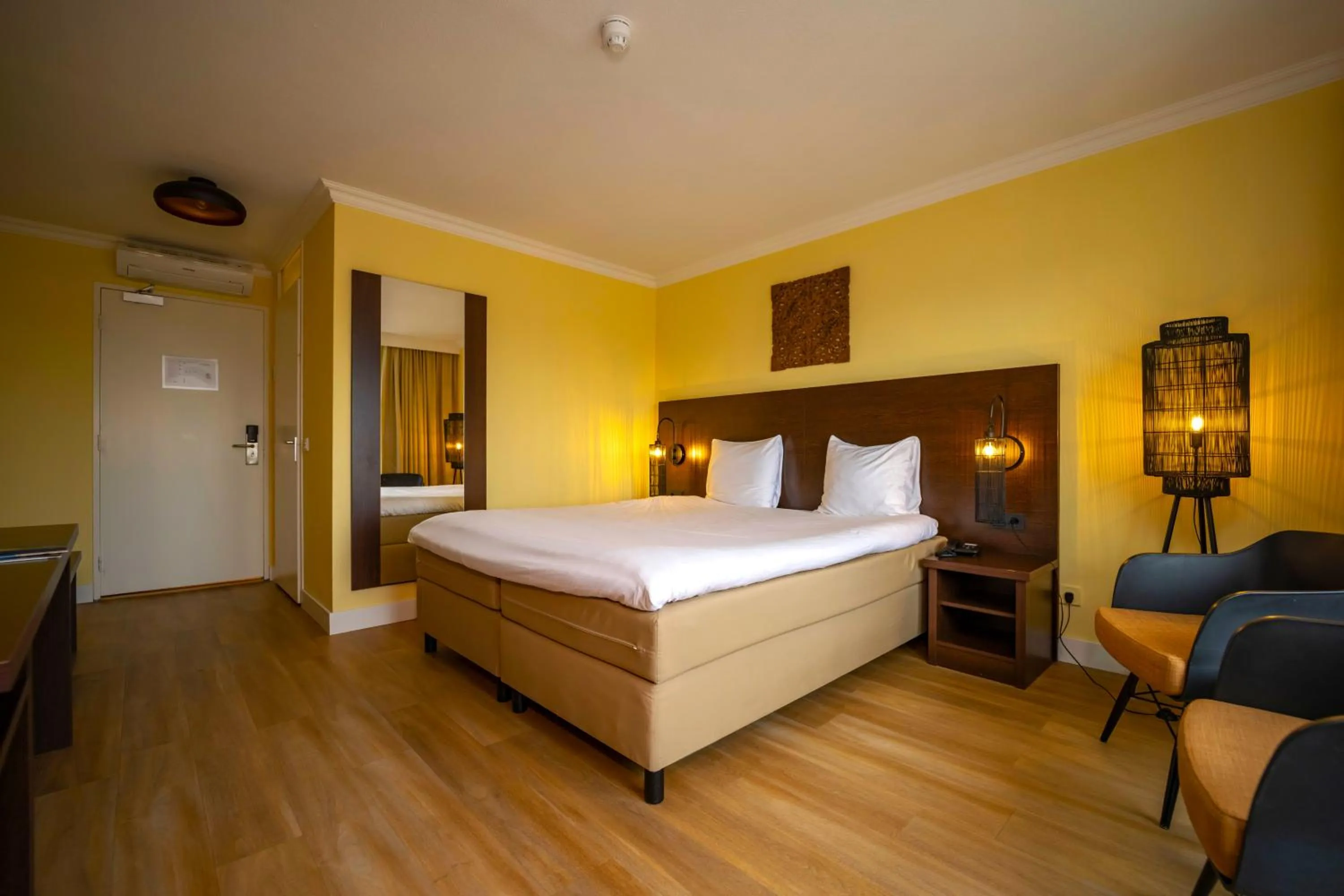 Comfort Double Room with Balcony in Fletcher Hotel-Restaurant Arion-Vlissingen