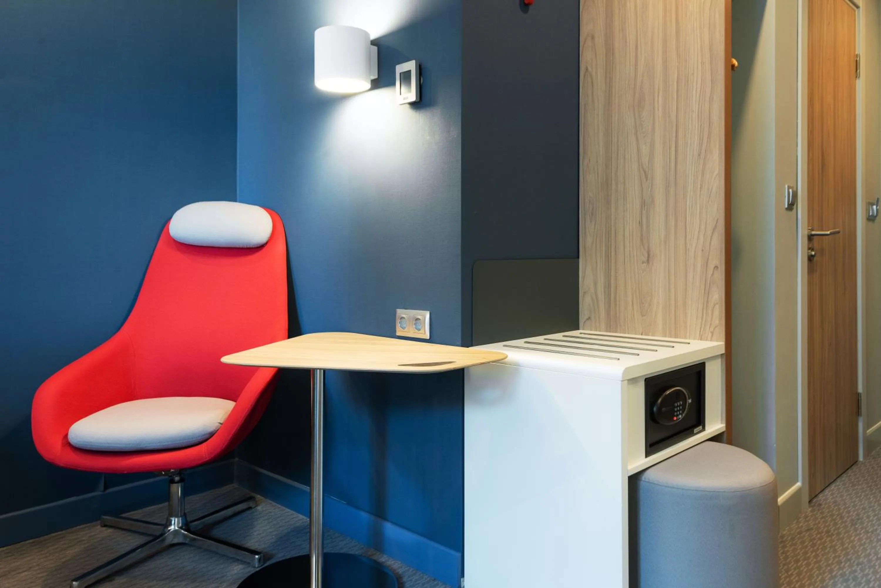 Standard Queen Room - Accessible with Free Breakfast in Holiday Inn Express - Astana - Turan by IHG