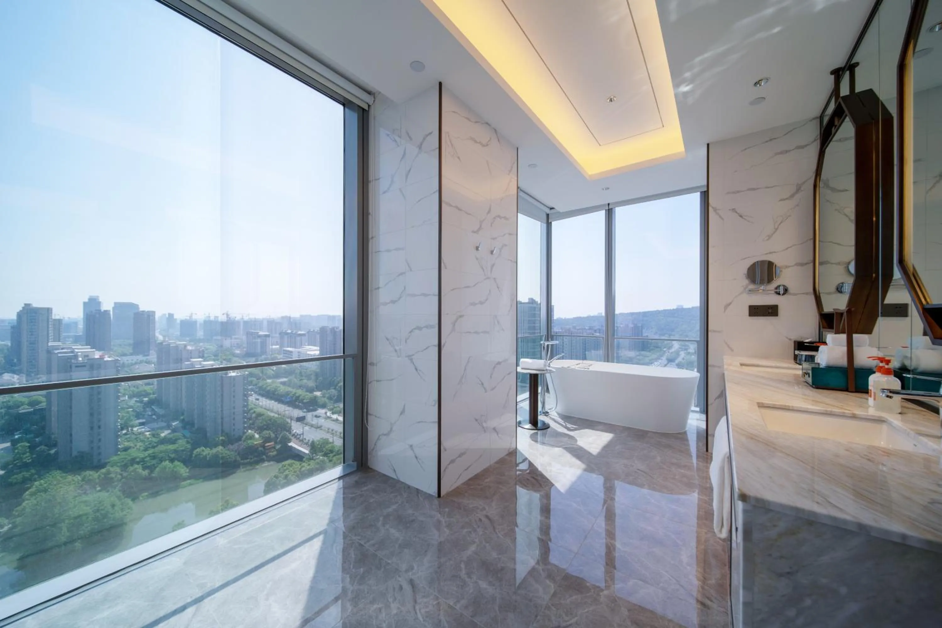 Panorama Suite in Crowne Plaza Hangzhou Linping by IHG