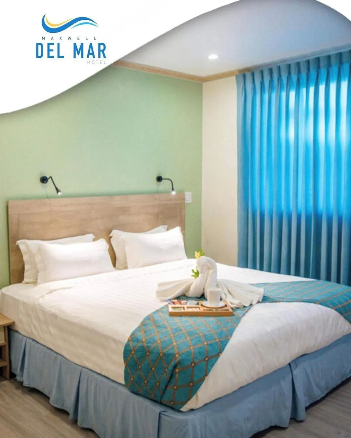 Deluxe Queen Suite in Maxwell Del Mar Hotel