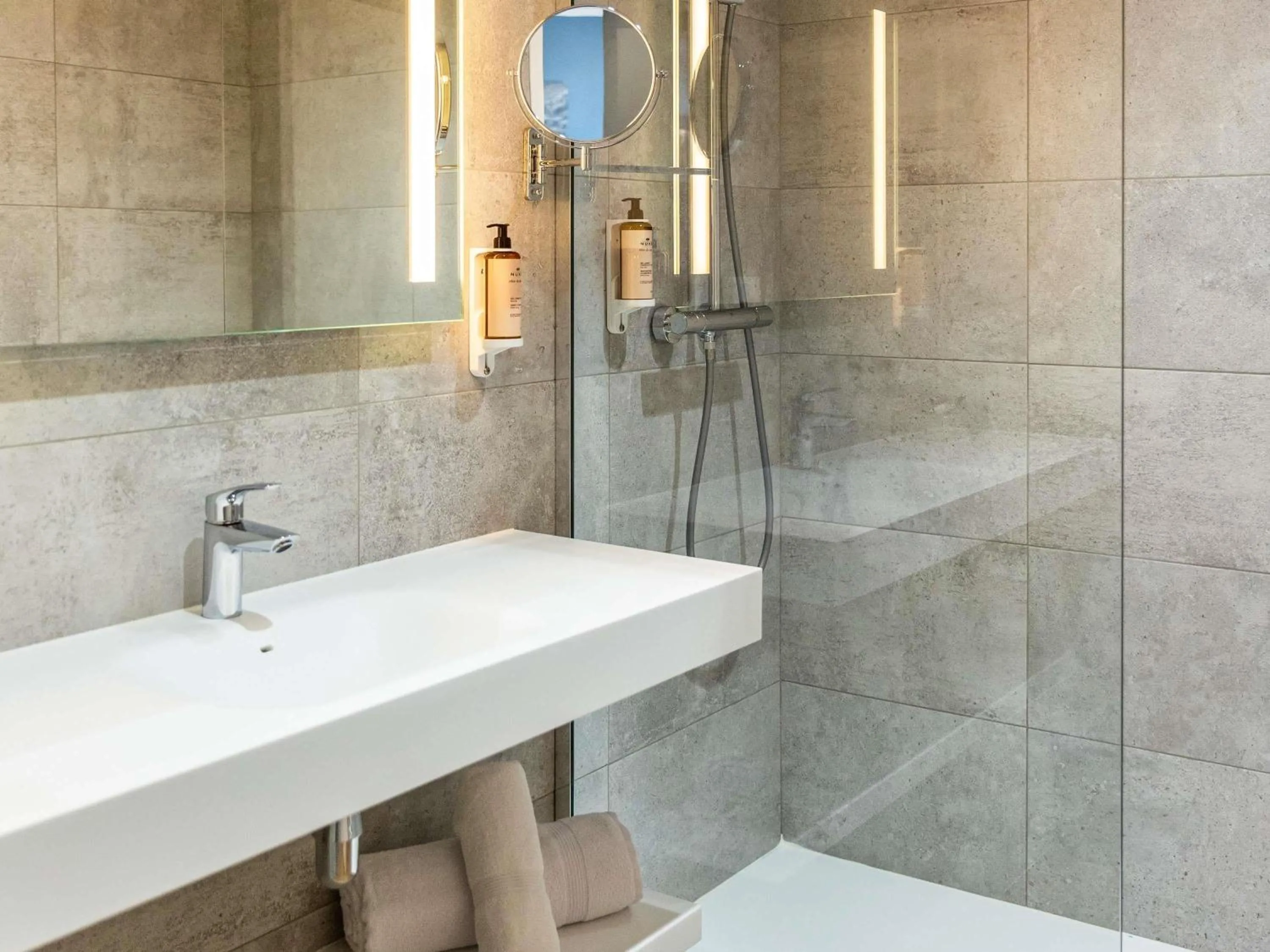 Family Suite in Mercure Toulouse Aeroport Blagnac