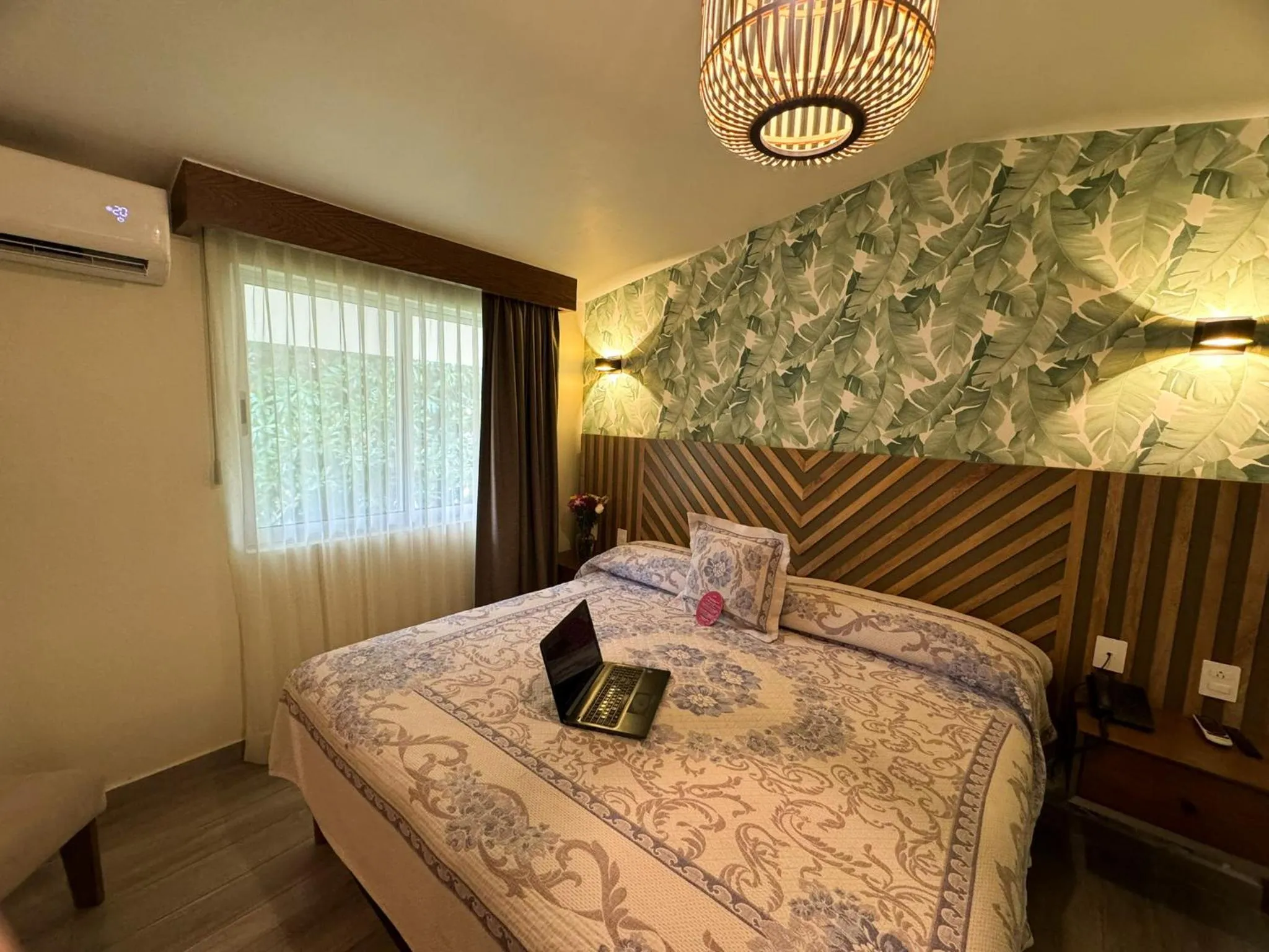 Standard Queen Room in Hotel Isabel