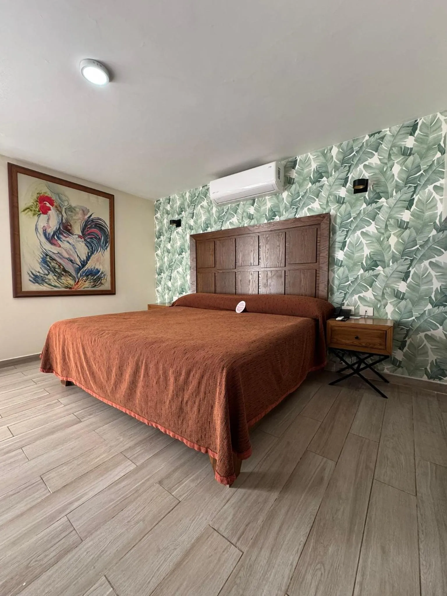 Deluxe Queen Suite in Hotel Isabel