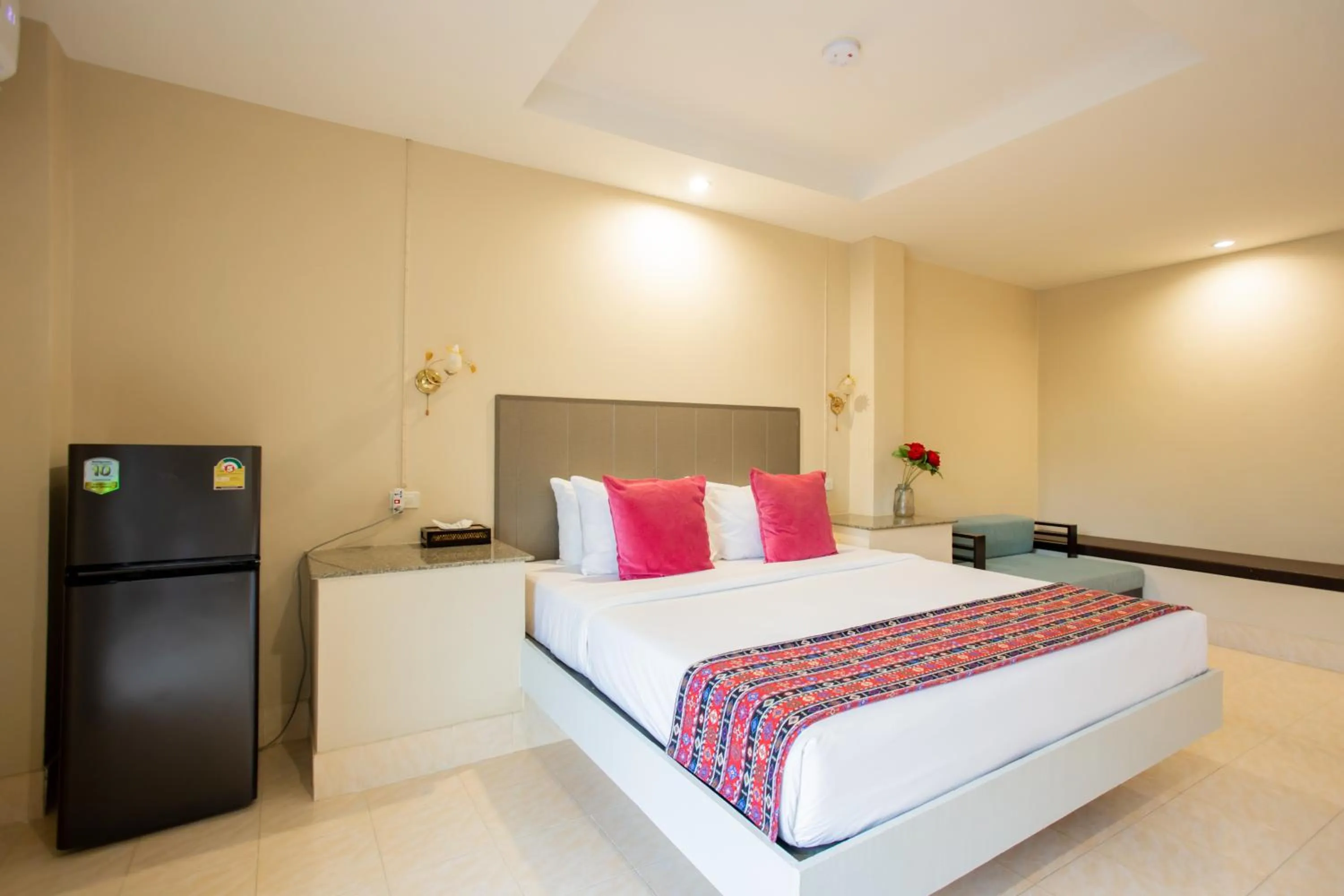 Deluxe King Studio in Tri's Miracle Kata Beach Side