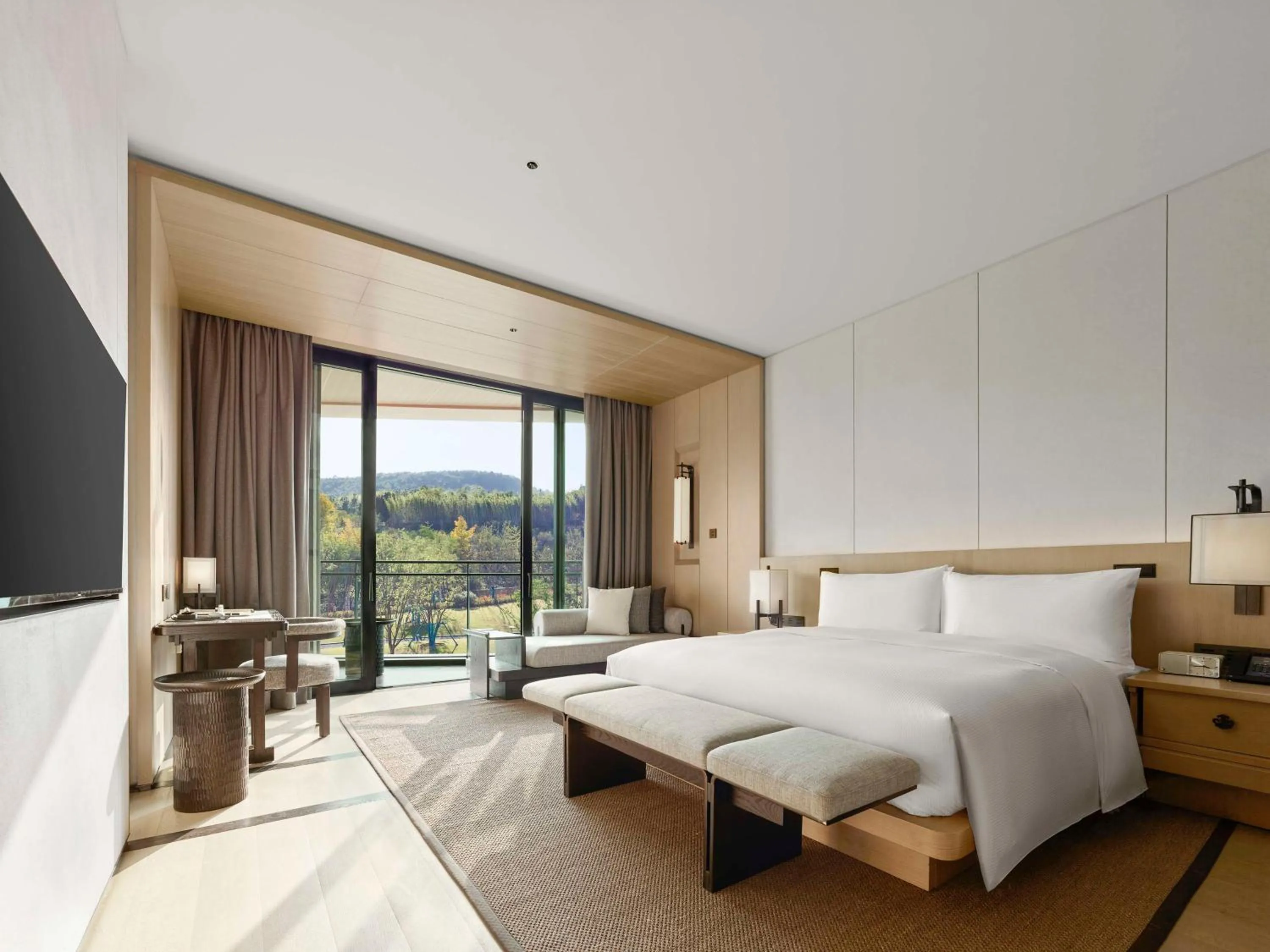One-Bedroom King Suite in Hilton Nanjing Niushoushan