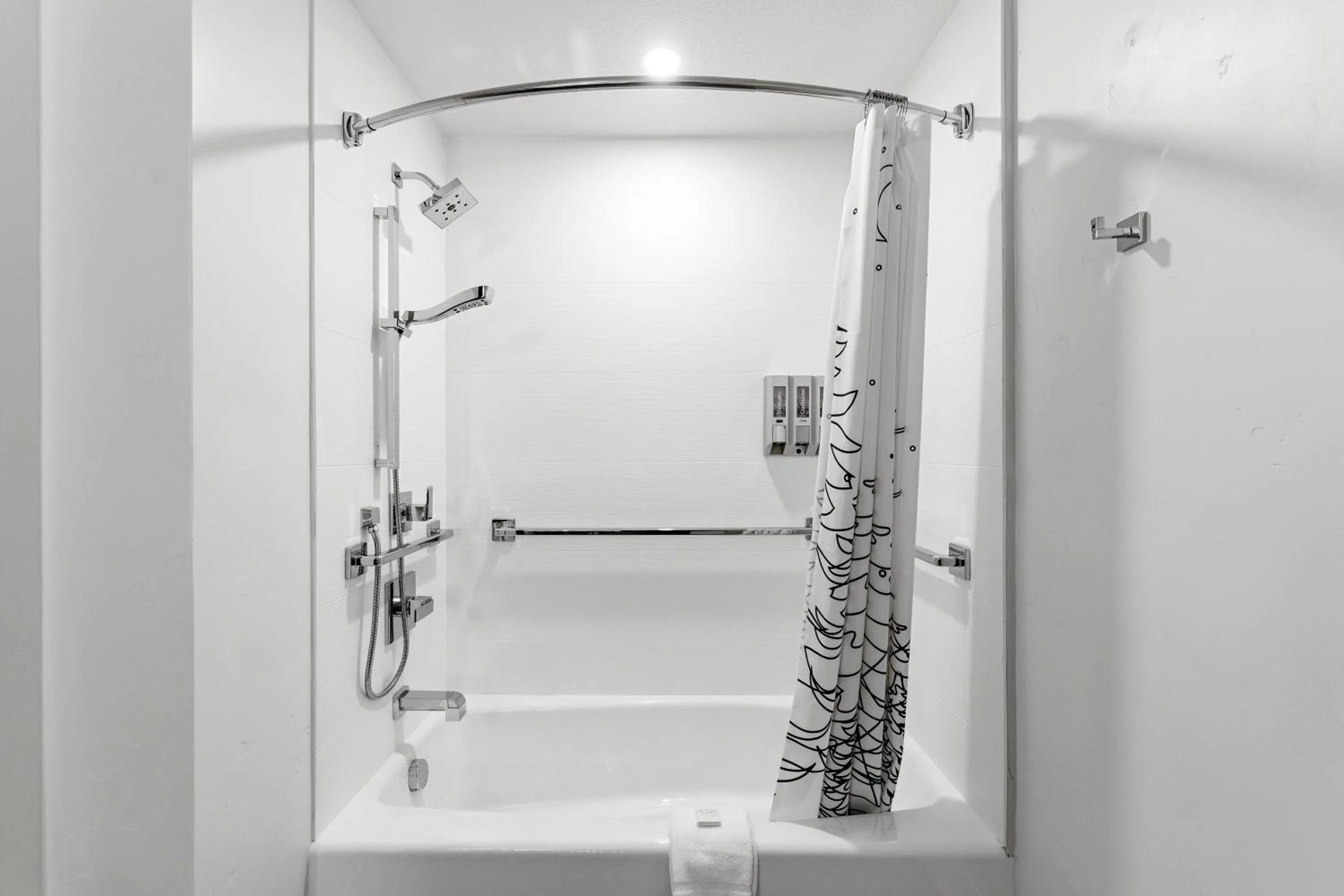 Double Room - Disability Access in The Evergreen Hotel