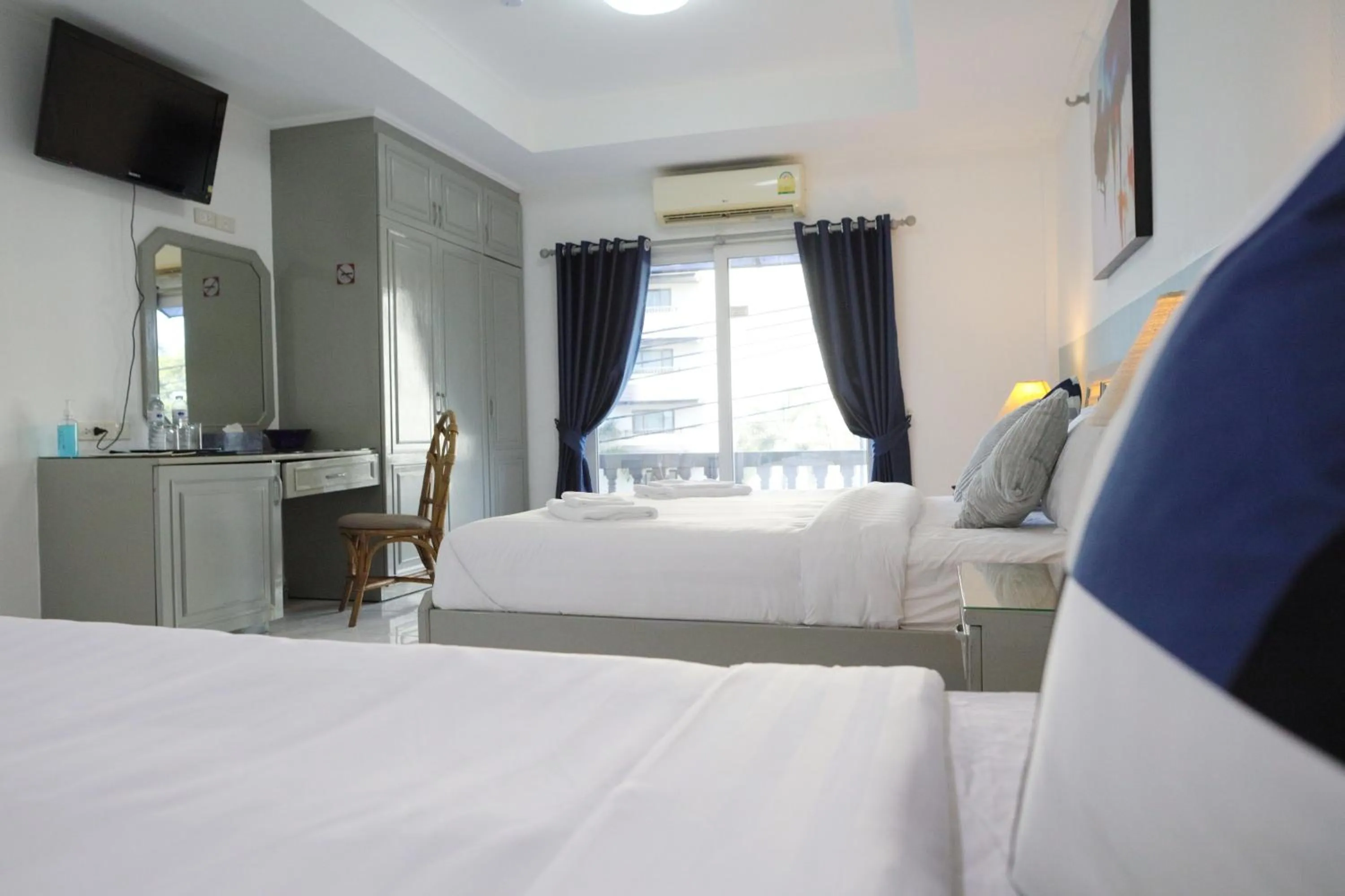 Triple Room with Balcony in Aloft Hotel and Hostel Pattaya