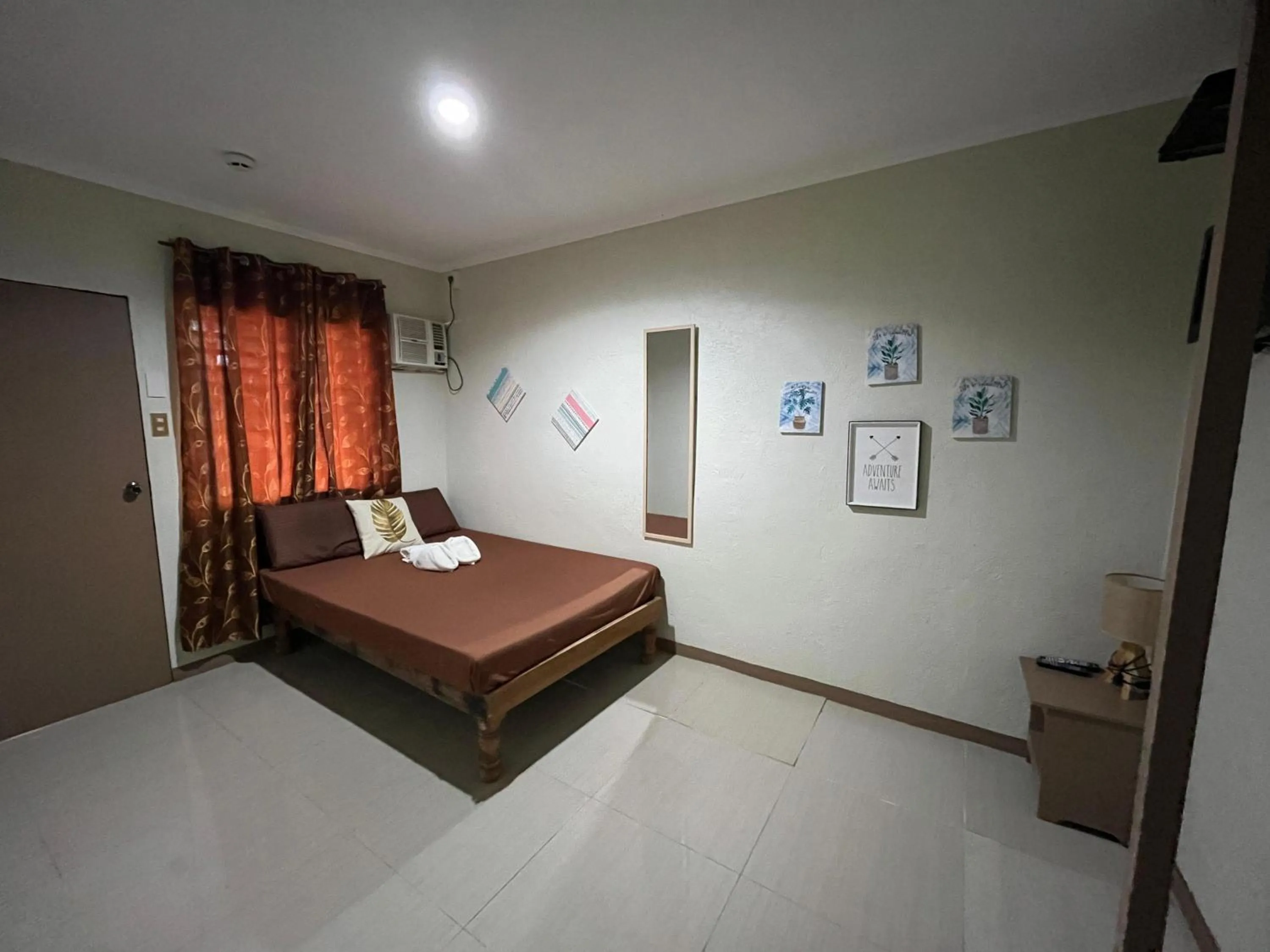 Budget Twin Room in On Board Panglao Beach Hostel & Resort with FREE MOTORBIKE