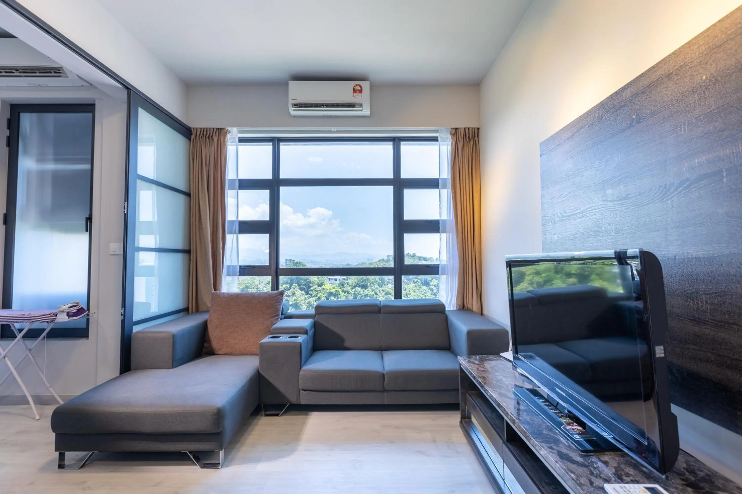 Two-Bedroom Apartment in Margo Home - Jesselton Quay