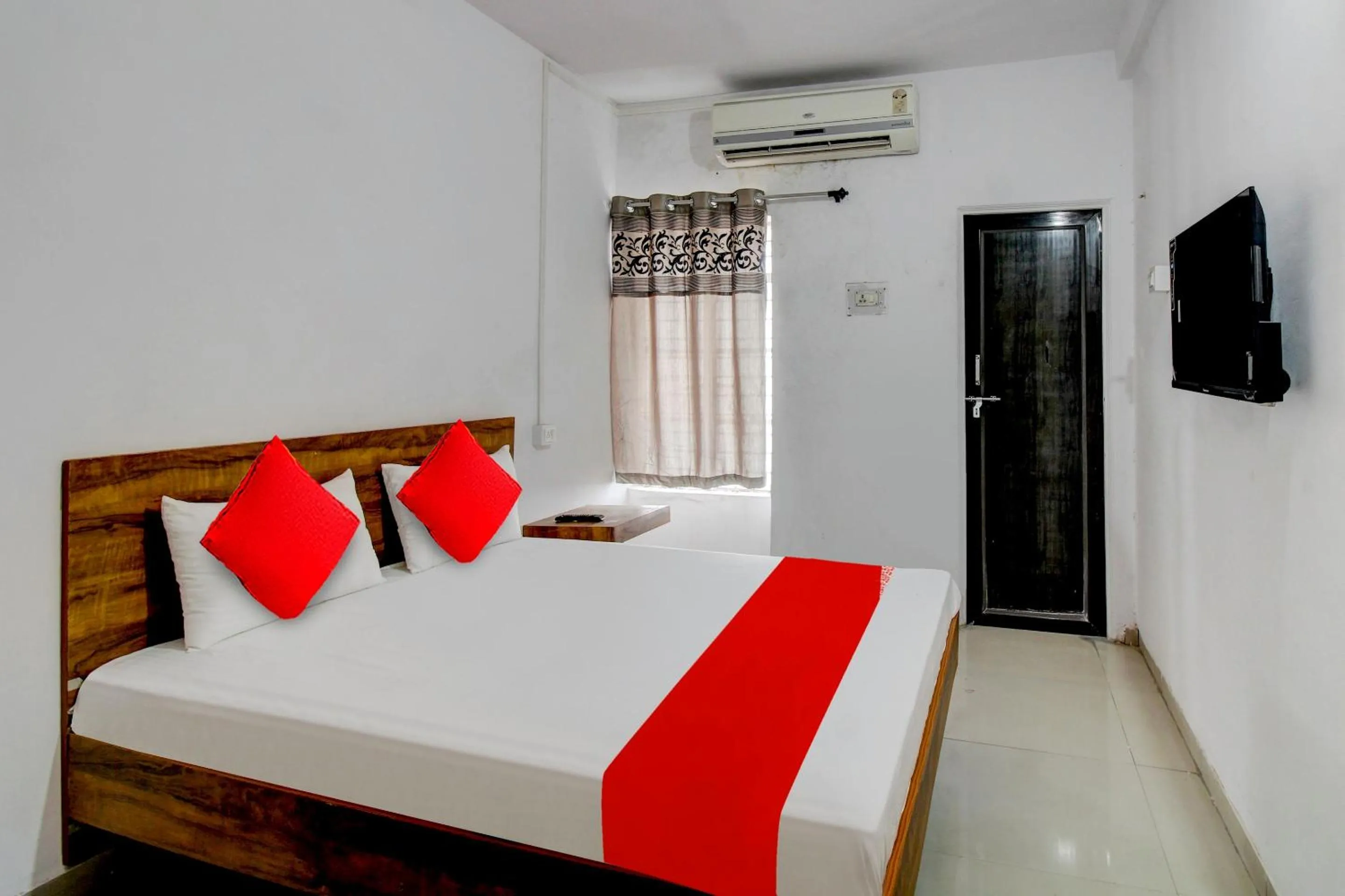 Classic Triple Room - single occupancy in Hotel O The Golden Key