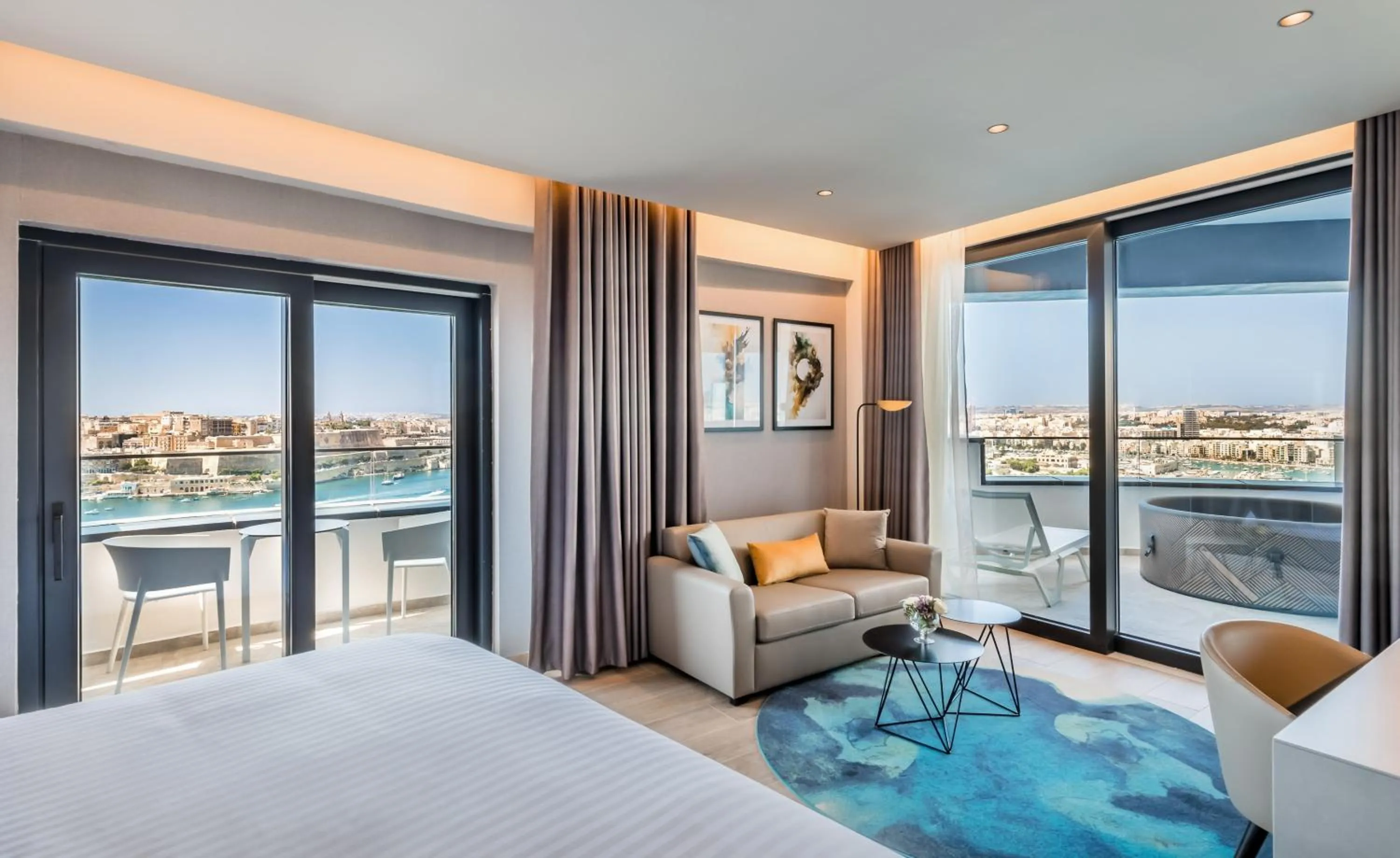 Junior Suite Sea Front with Terrace and Hot Tub in Barceló Fortina Malta