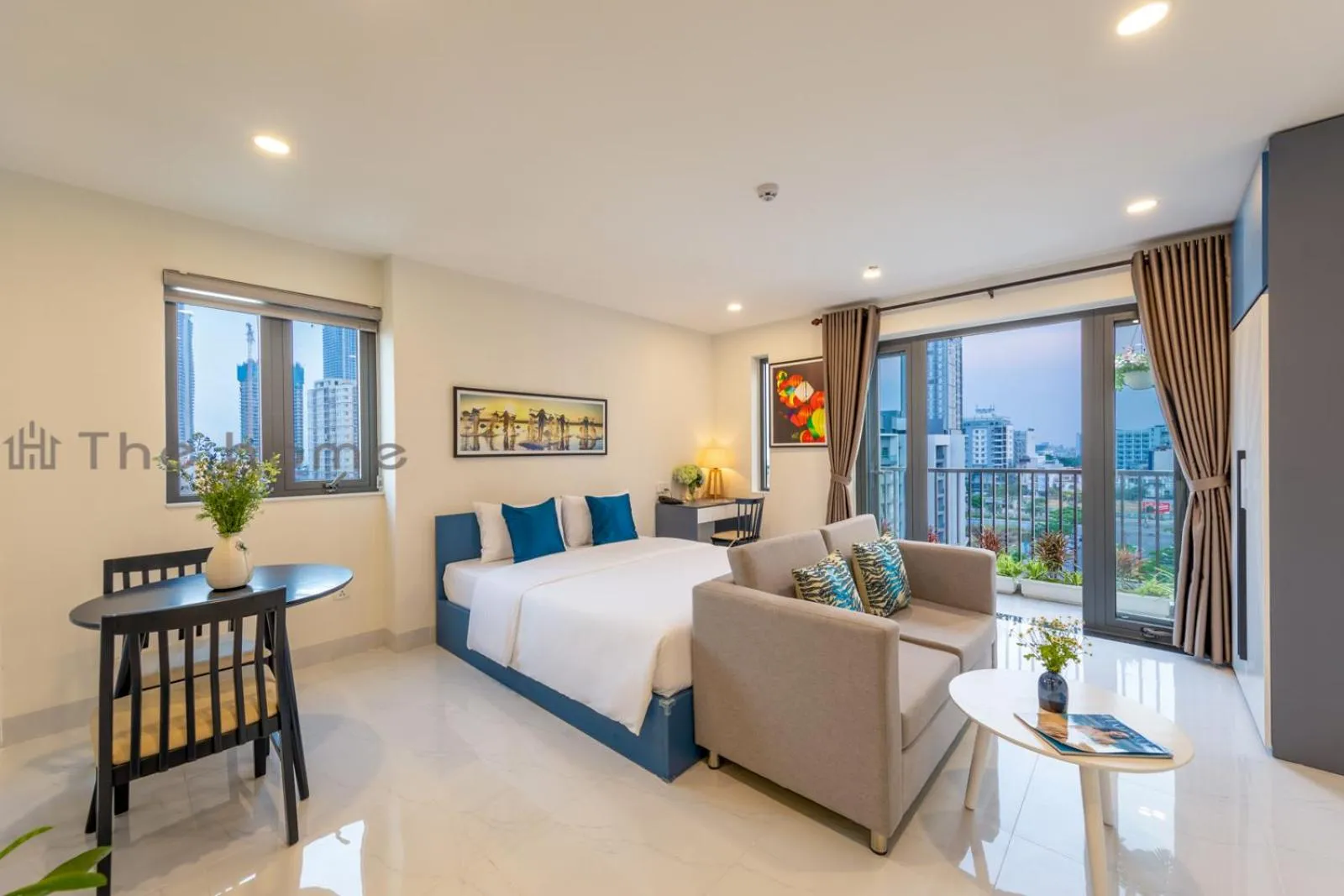 Deluxe Double Room with Balcony in The Home Hotel & Apartment