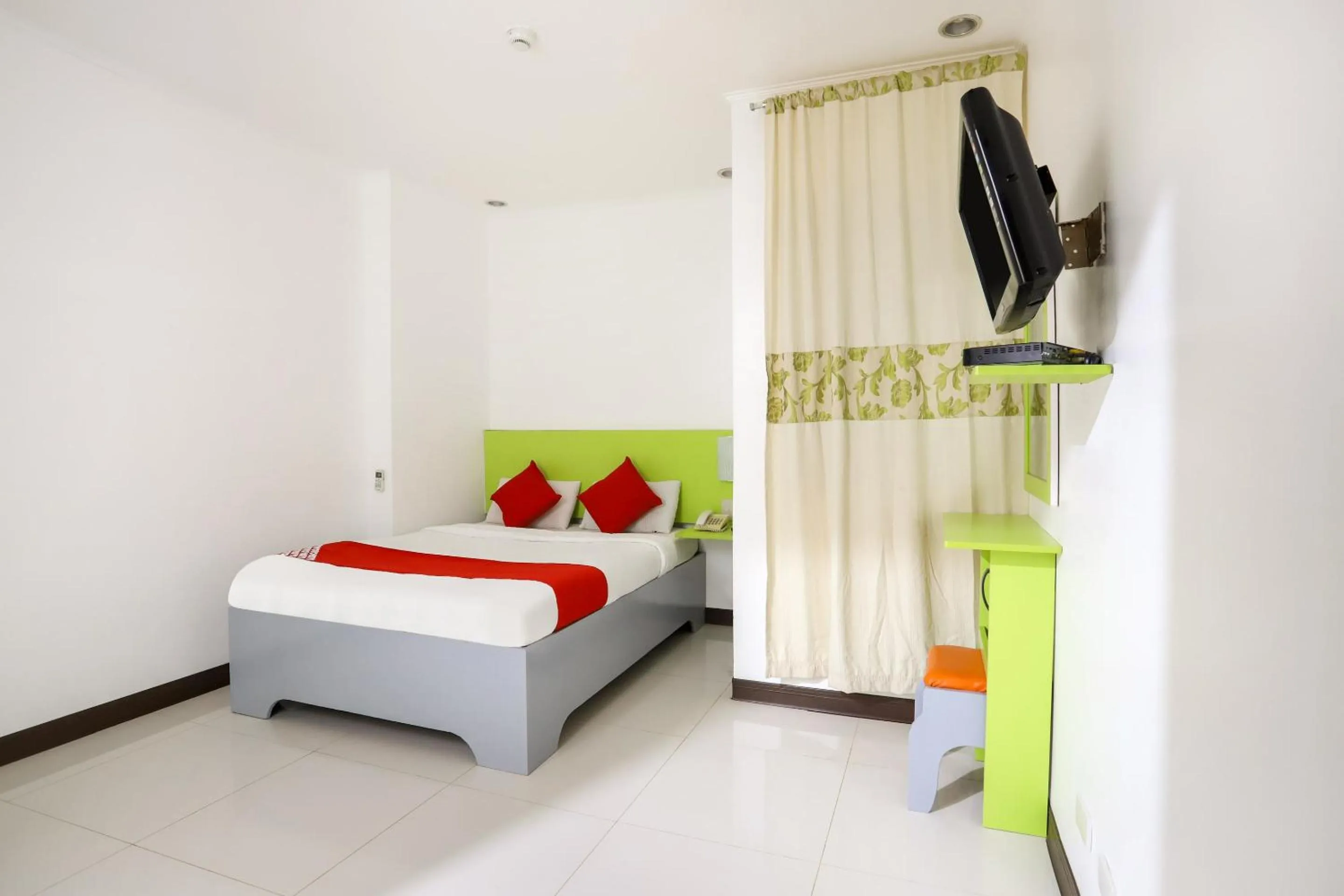 Superior Double  in OYO 210 Apple Tree Suites