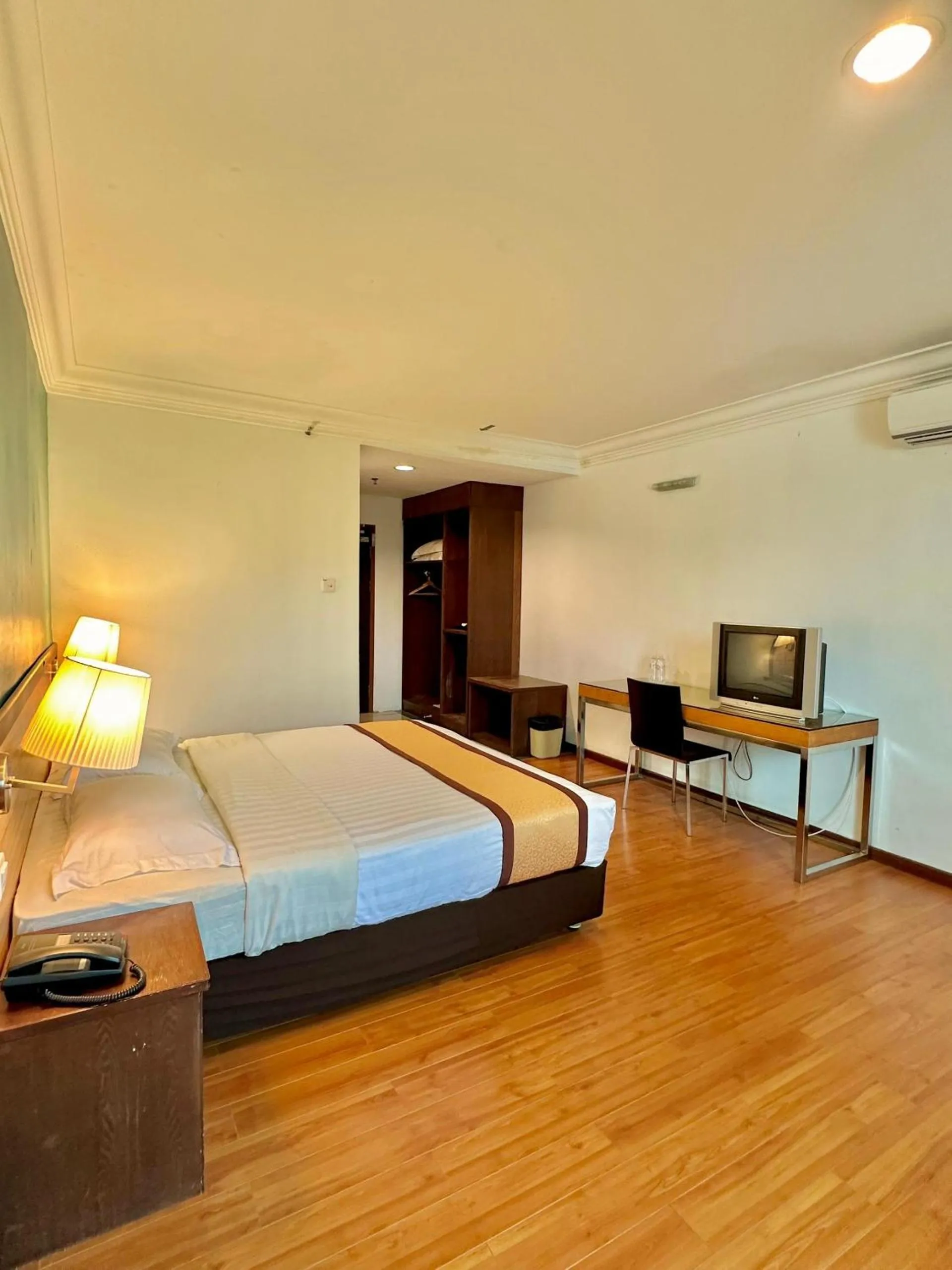 Deluxe King Room in TD Lodge Kota Belud