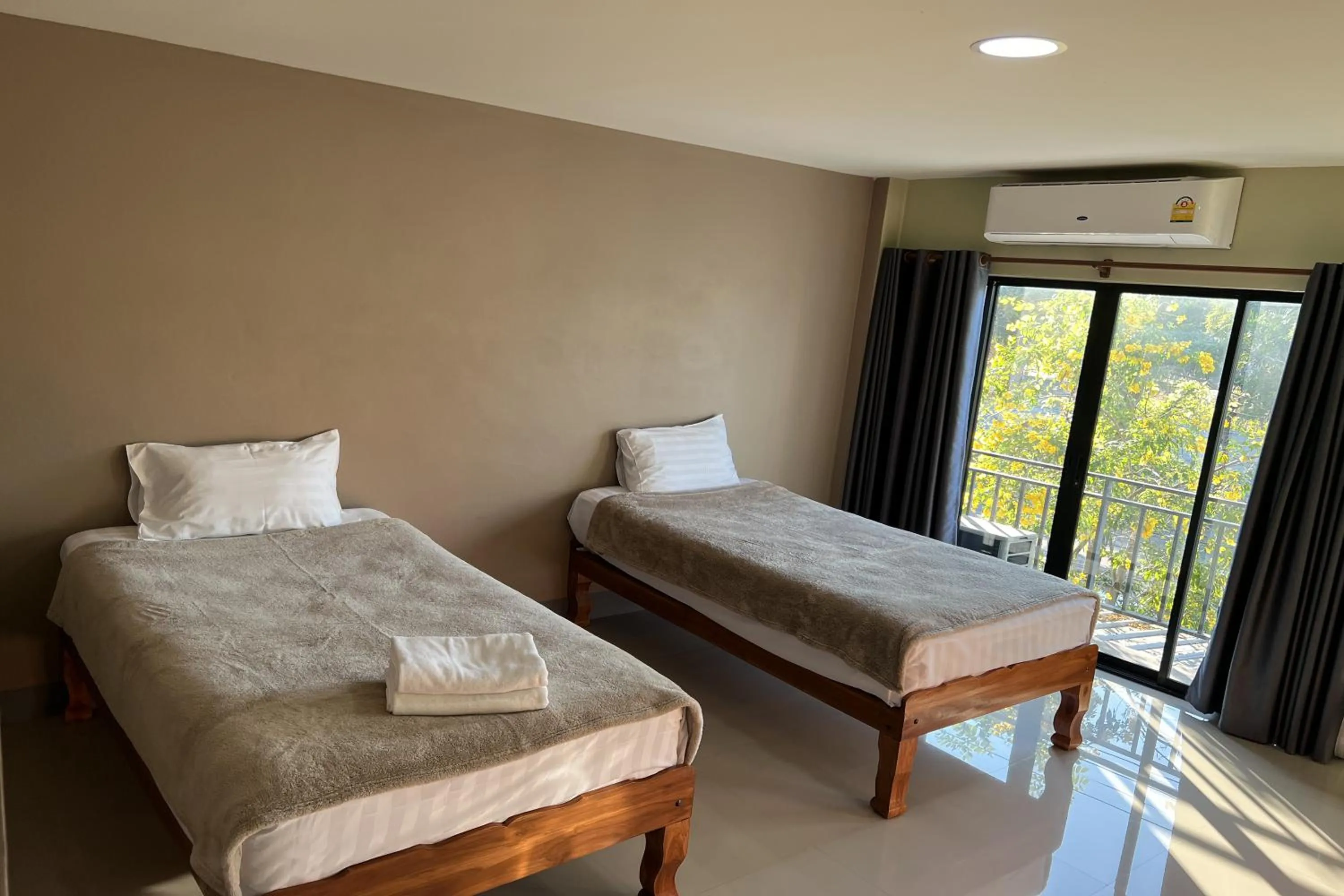 Deluxe Twin Room in V Tharm Hotel