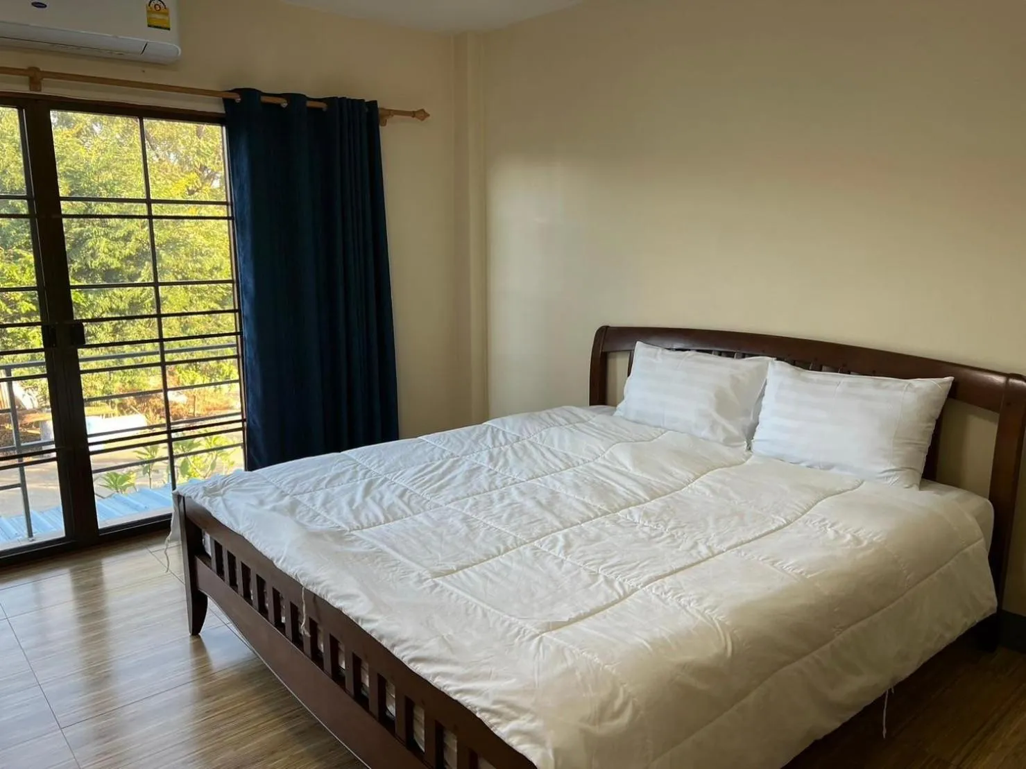 Deluxe Double Room (2 Adults + 1 Child) in V Tharm Hotel