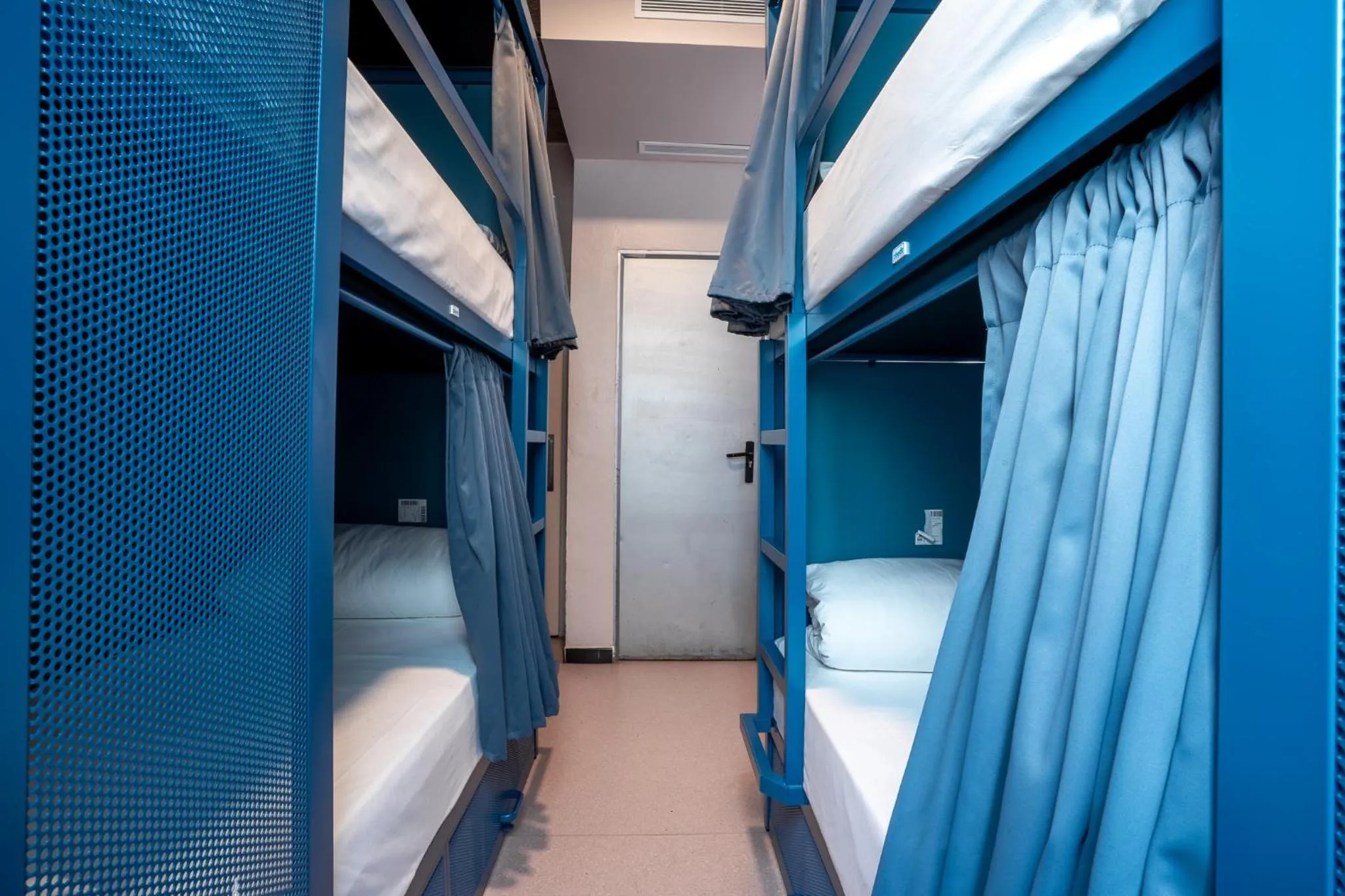 Bed in 4-Bed Mixed Dormitory Room with Shared Bathroom in Ideal Youth Hostel