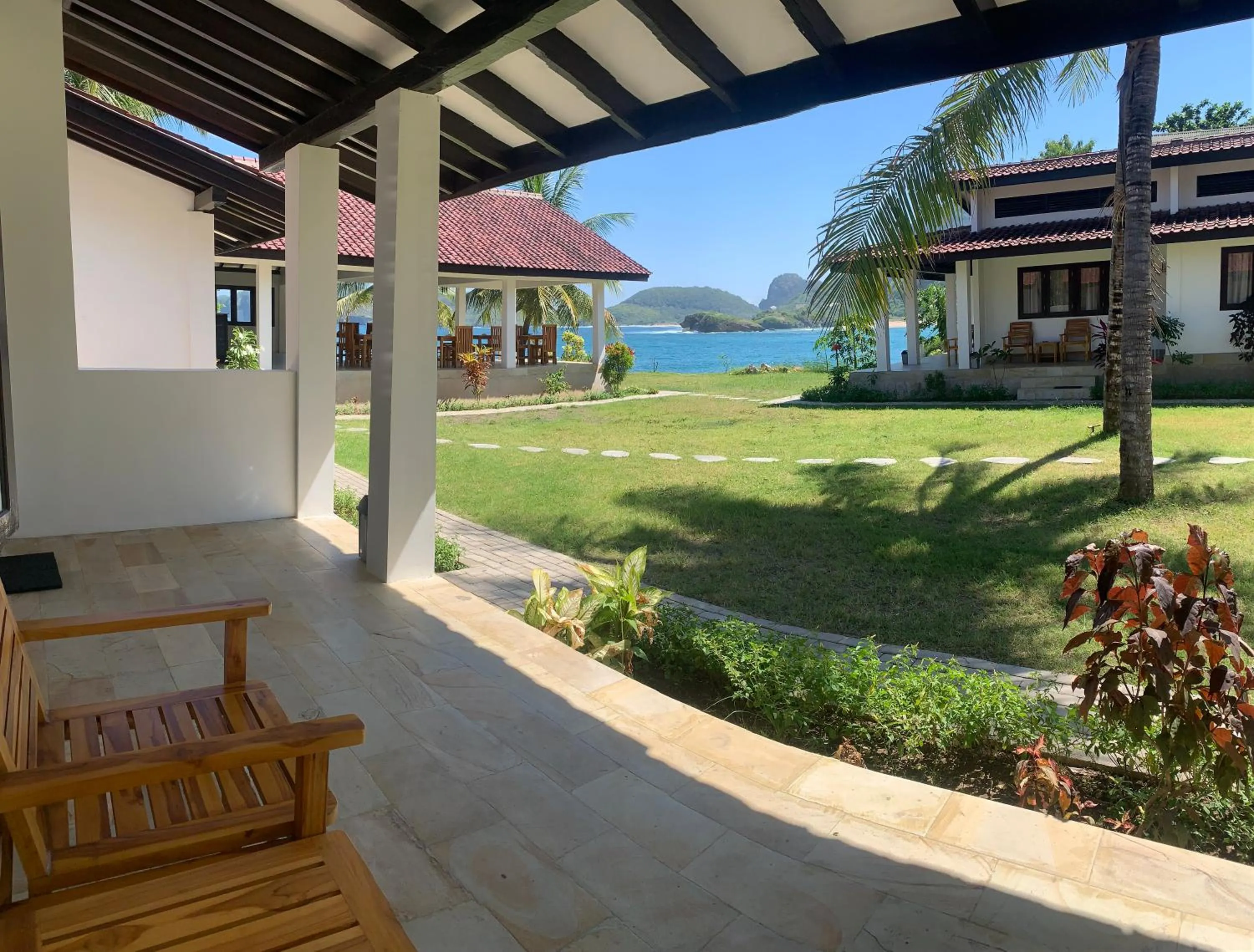 Double Room with Balcony and Sea View in Balong Balong Surf Bungalows & Restaurant