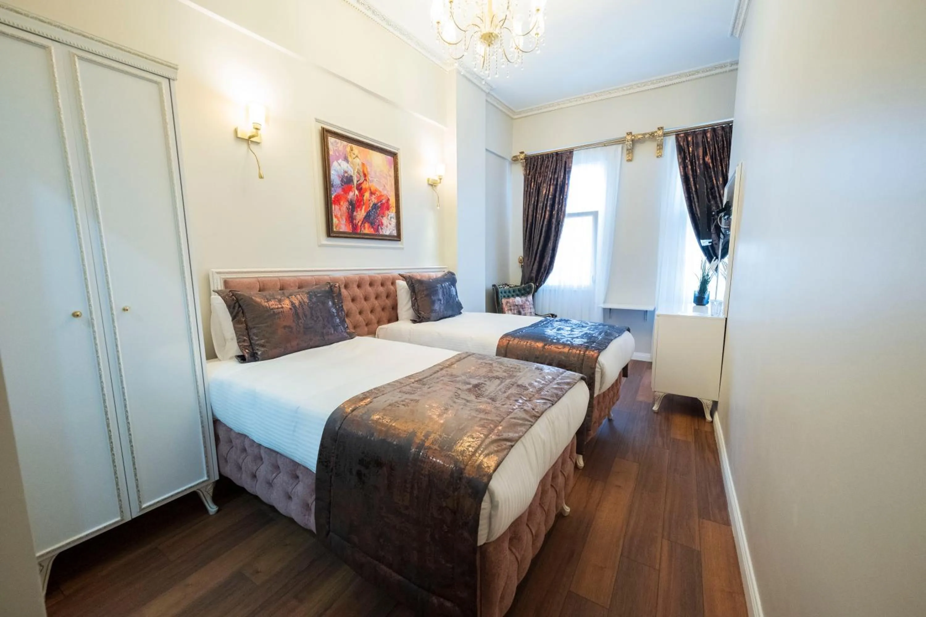 Deluxe Twin Room in Solomon's Mansion Hotel Istanbul