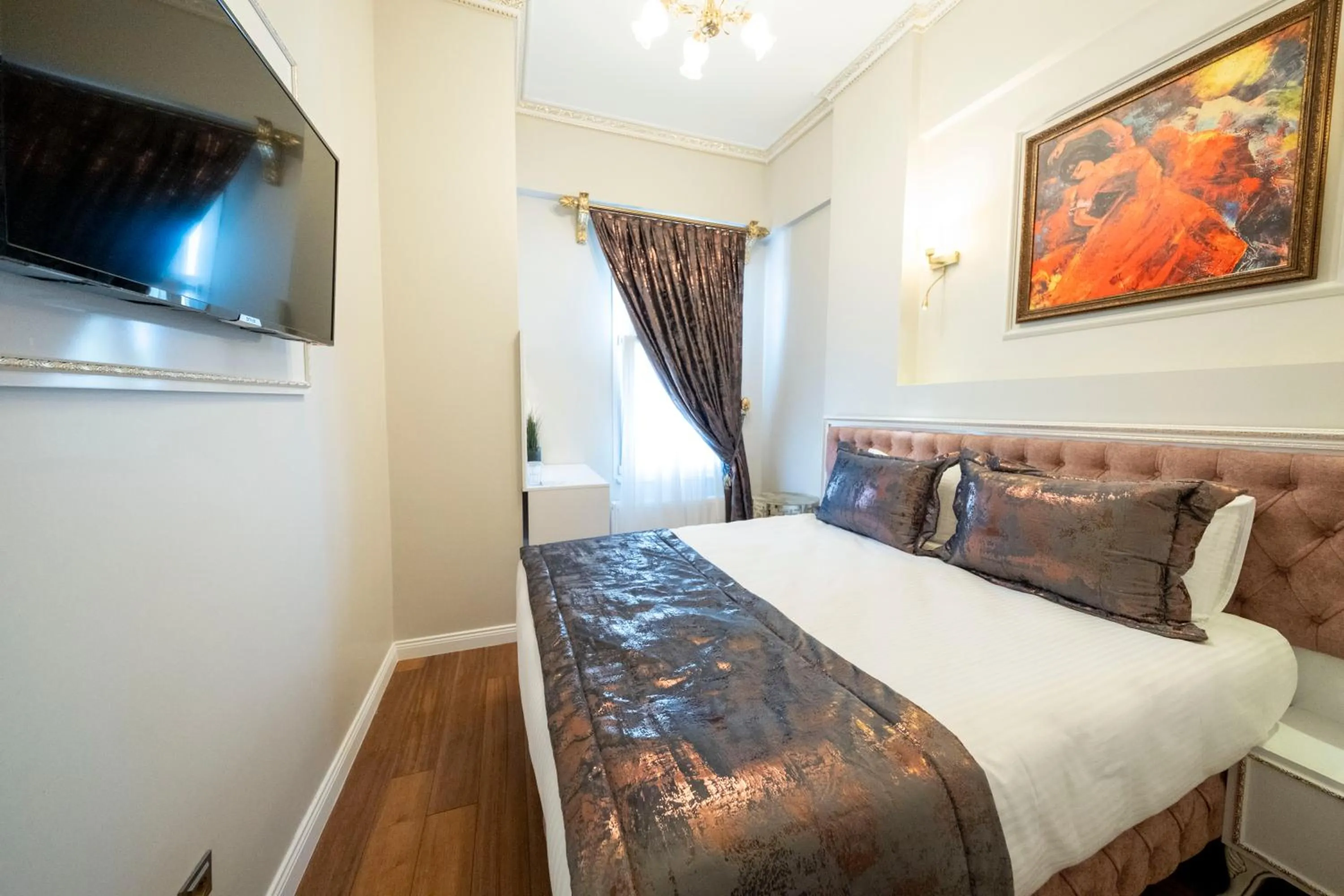 Deluxe Double Room in Solomon's Mansion Hotel Istanbul
