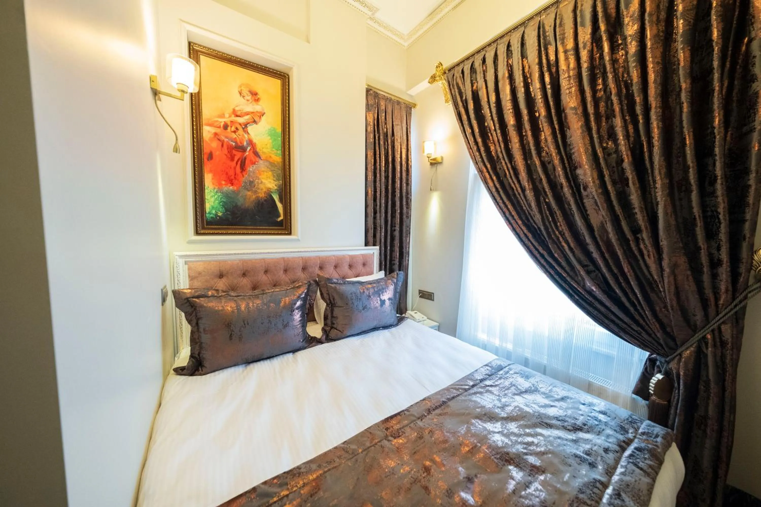 Budget Double Room in Solomon's Mansion Hotel Istanbul