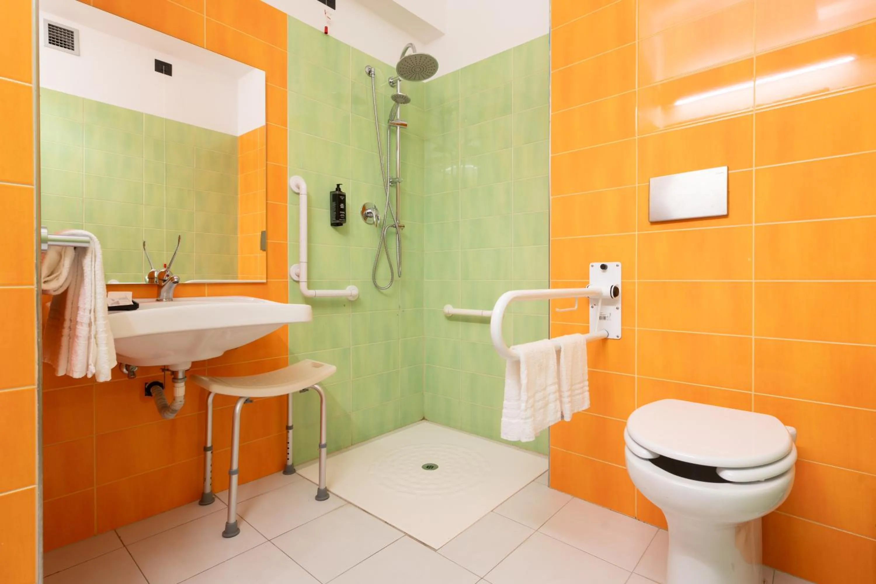 Double Room - Disability Access in Mood Hotel