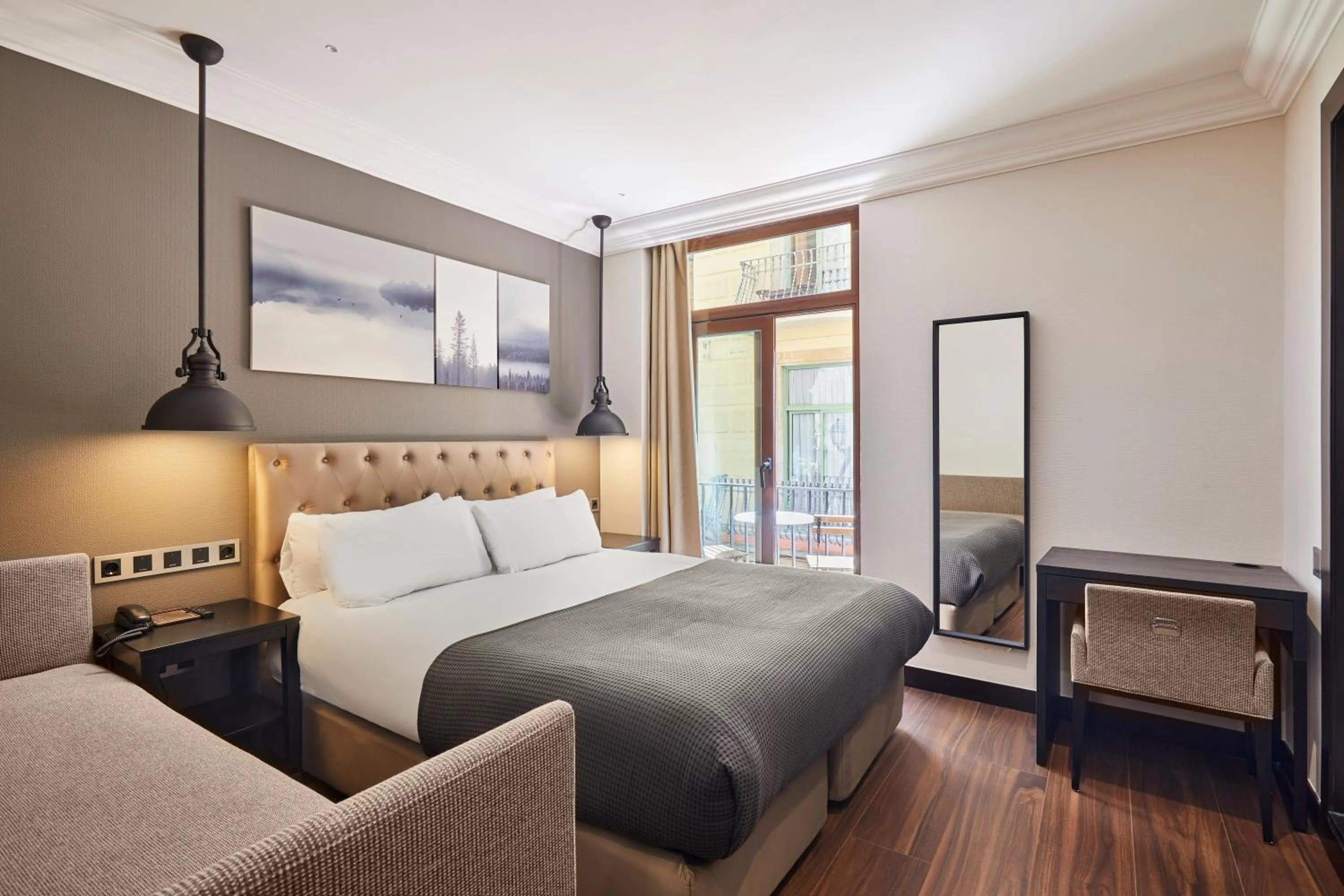 Superior Double Room with Balcony in Hotel Cortes Rambla