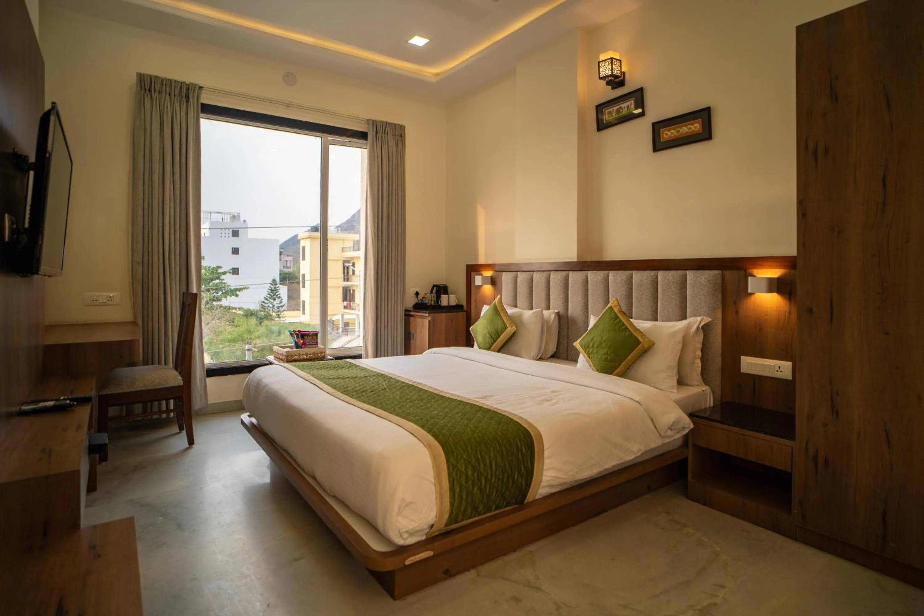 Deluxe Double Room in RABBIT RATNAM -By Udaipur Hotels