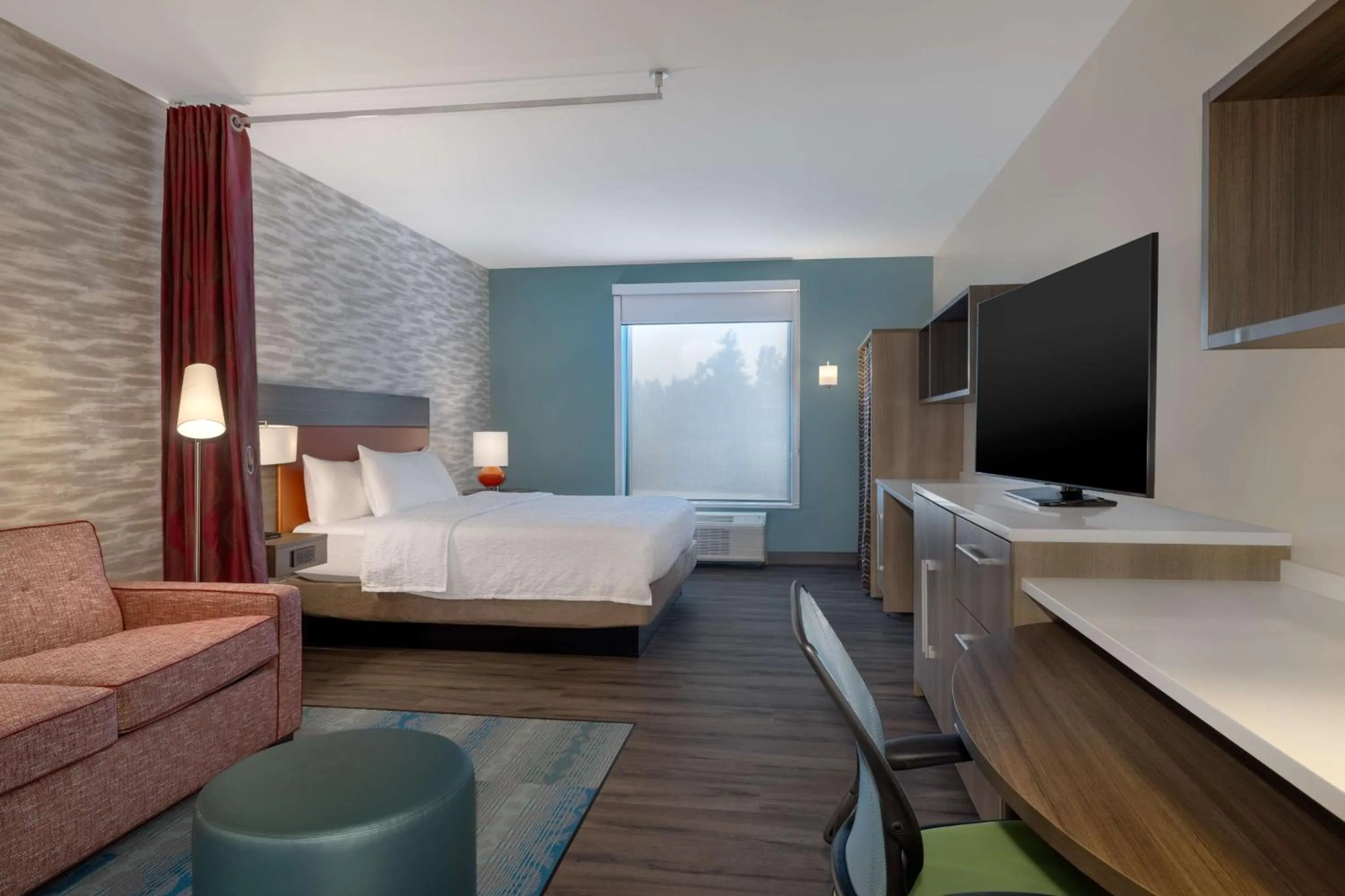 King Suite with Roll-In Shower - Mobility/Hearing Access in Home2 Suites By Hilton Bristol