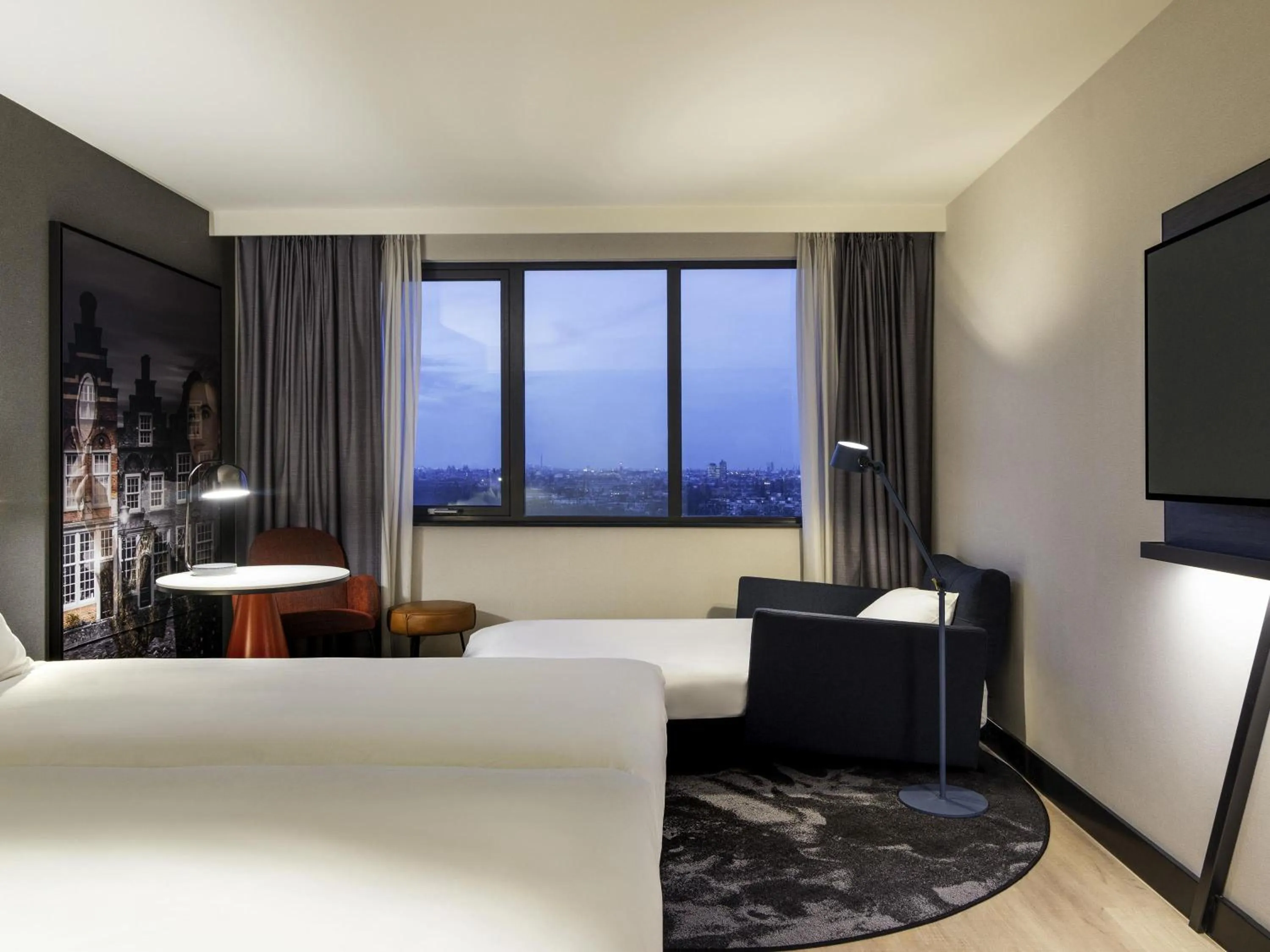 Privilege Double Room with Single Sofa Bed in Mercure Amsterdam City Hotel