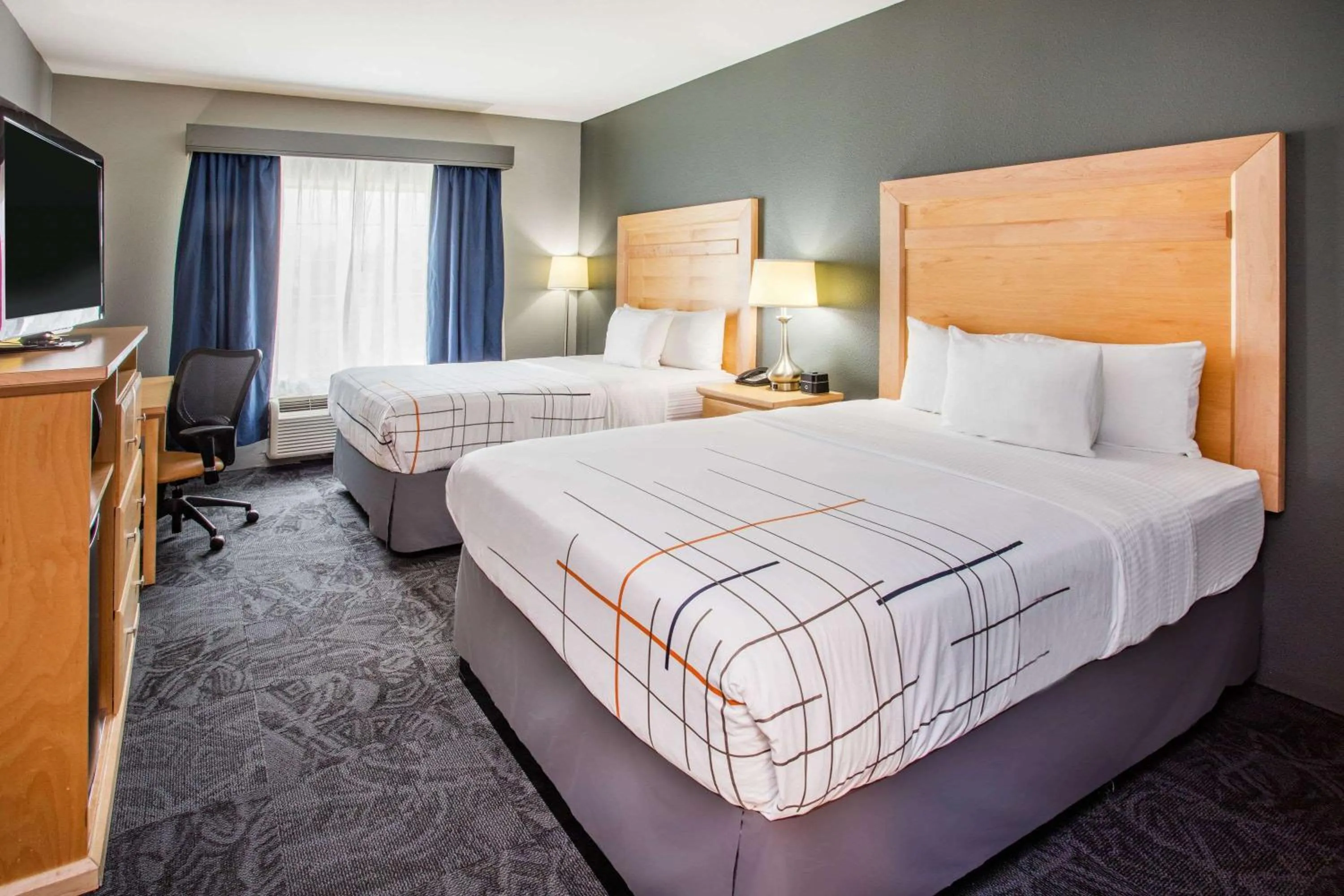 Queen Room with Two Queen Beds in La Quinta by Wyndham Rochester Mayo Clinic Area South