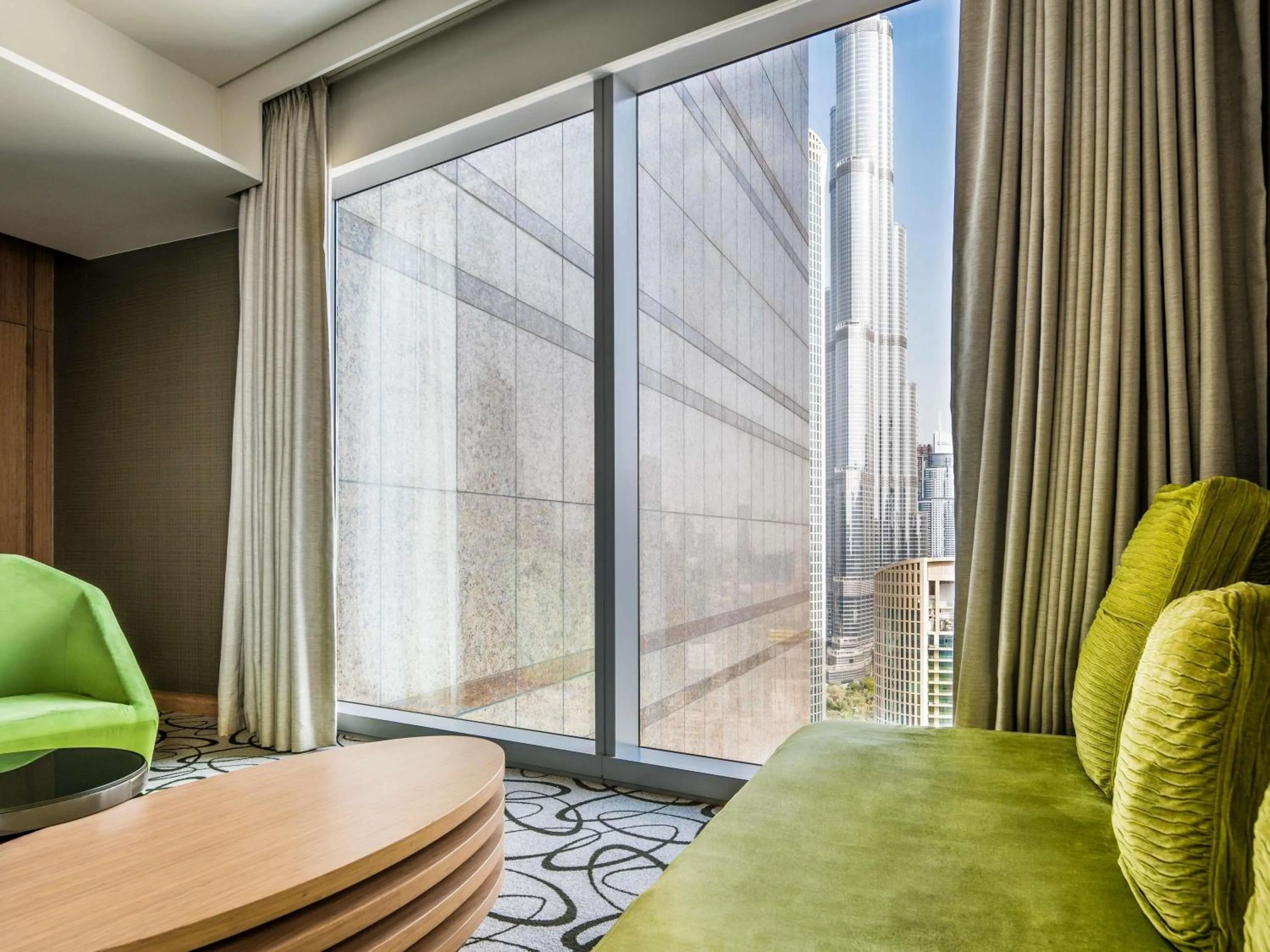 One-Bedroom King Apartment in Sofitel Dubai Downtown