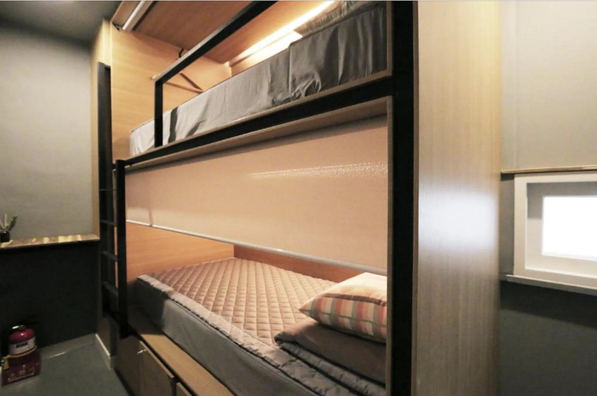 Bunk Bed Twin Room with Shared Bathroom in Blueboat Hostel Jeonju